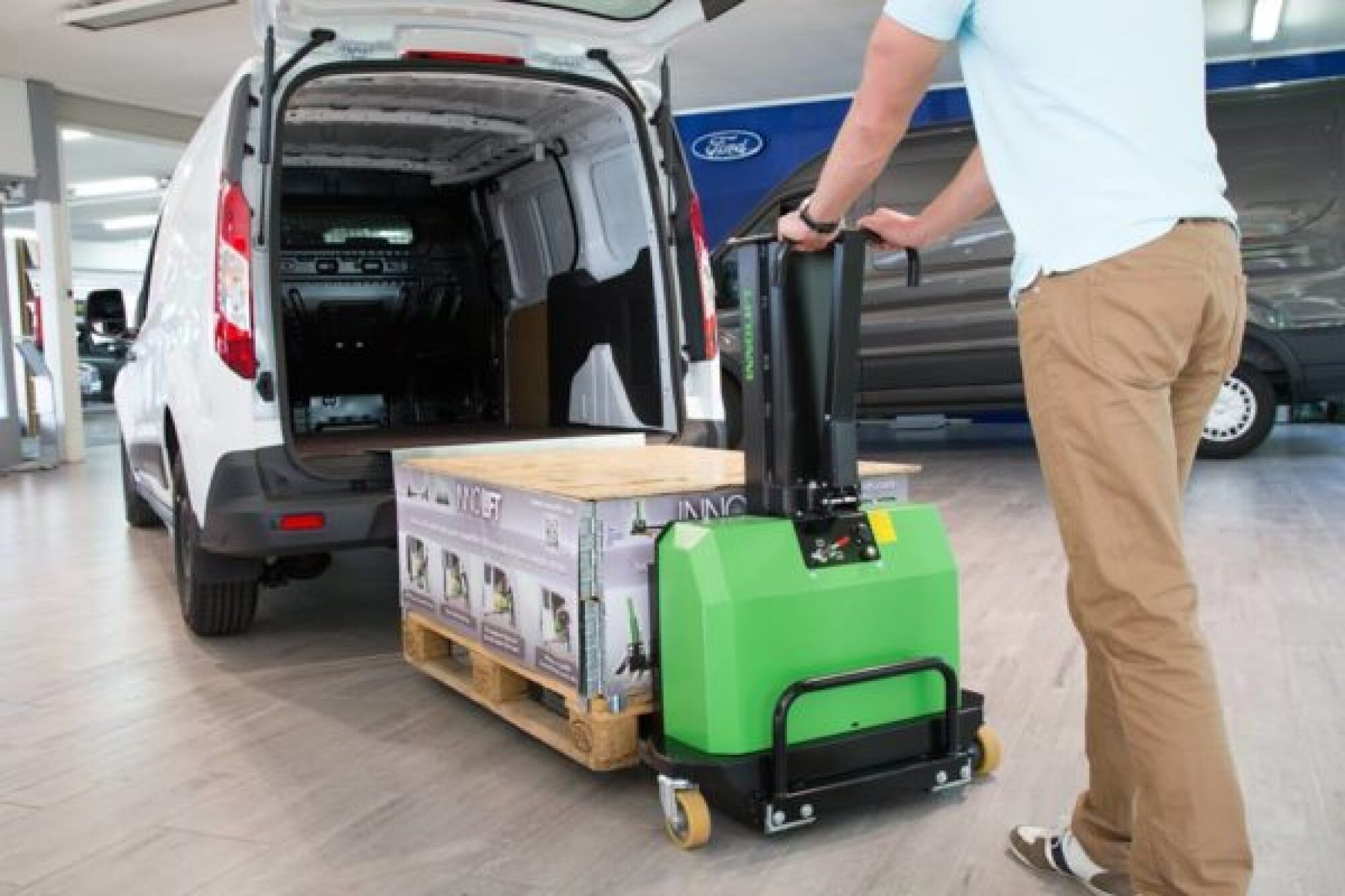 Transpalette embarque plancher à 1100 NM