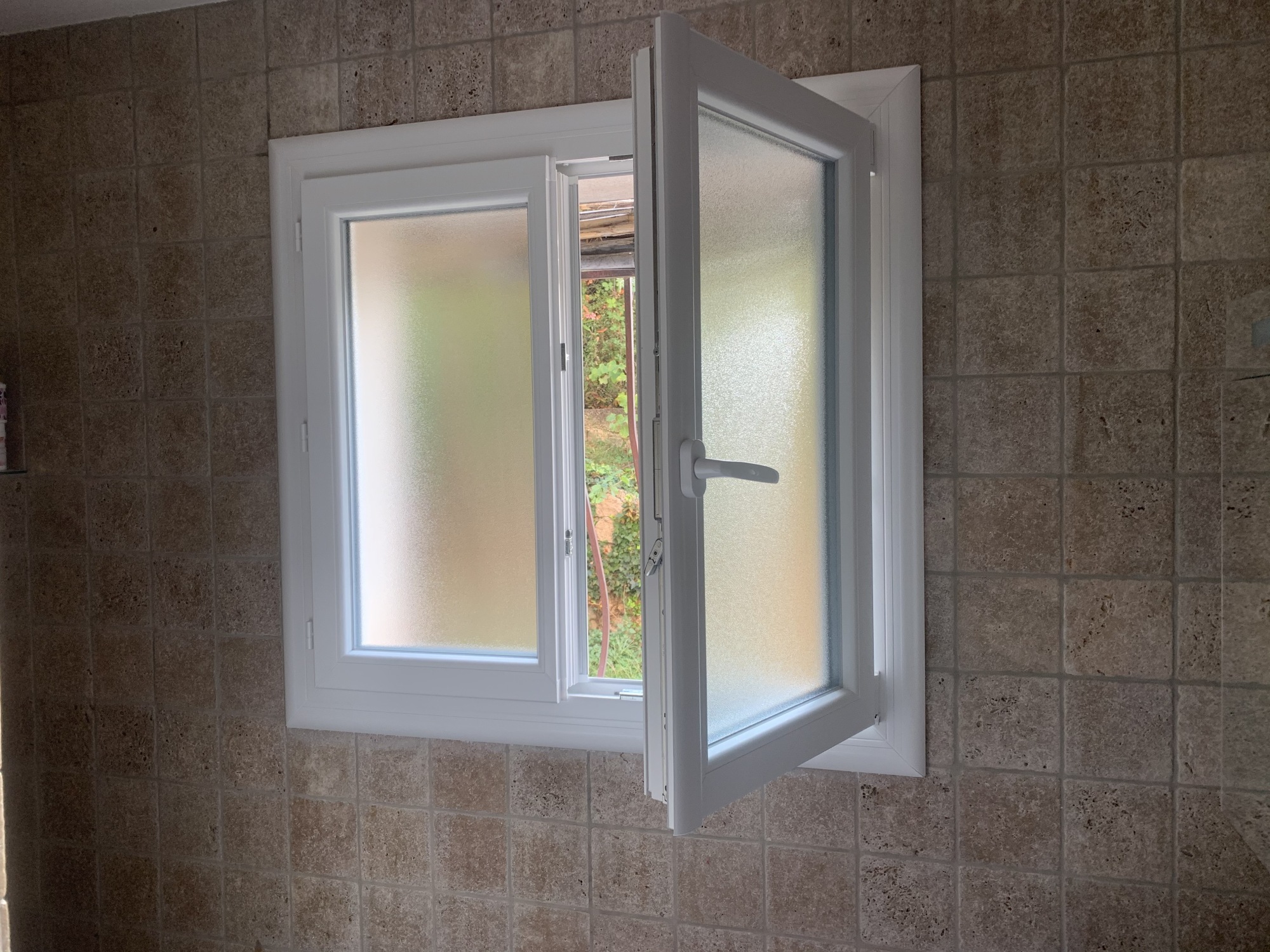 Fenêtre PVC ouvrant à la française