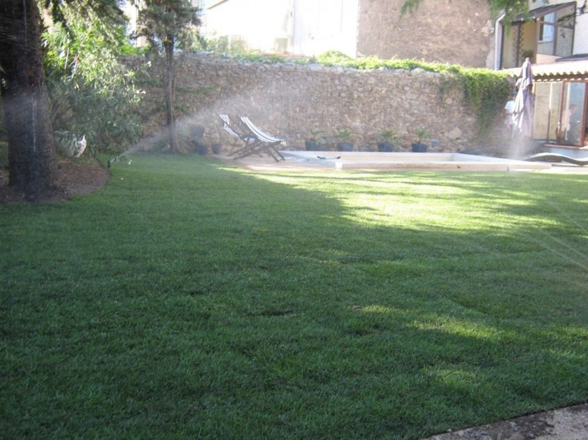 Installation d’arrosage automatique intégré