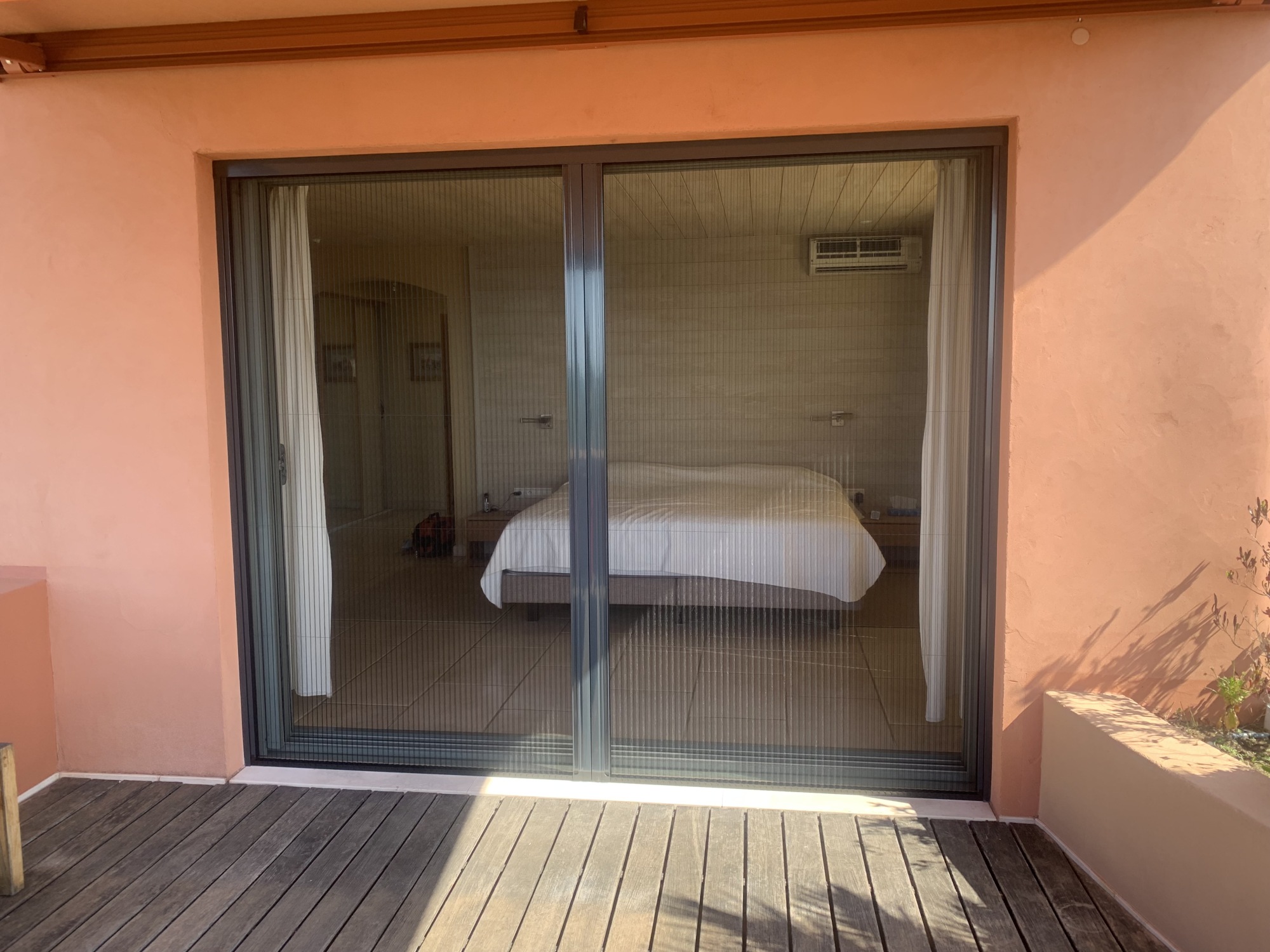 Moustiquaire plissée latérale