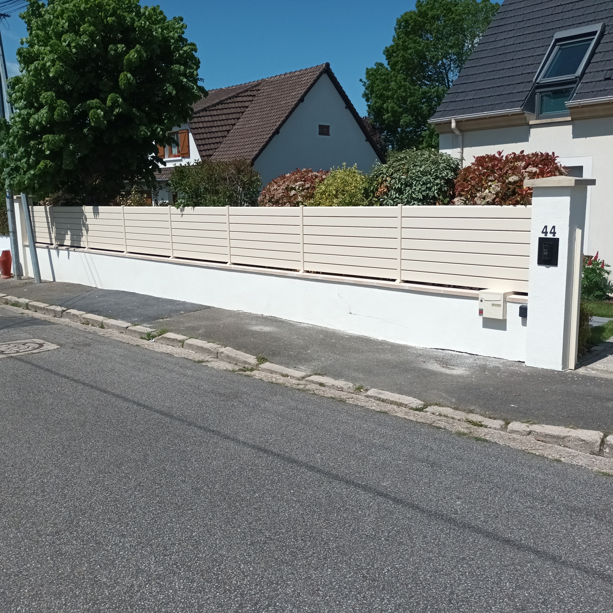 Fourniture et pose de clôtures aluminium