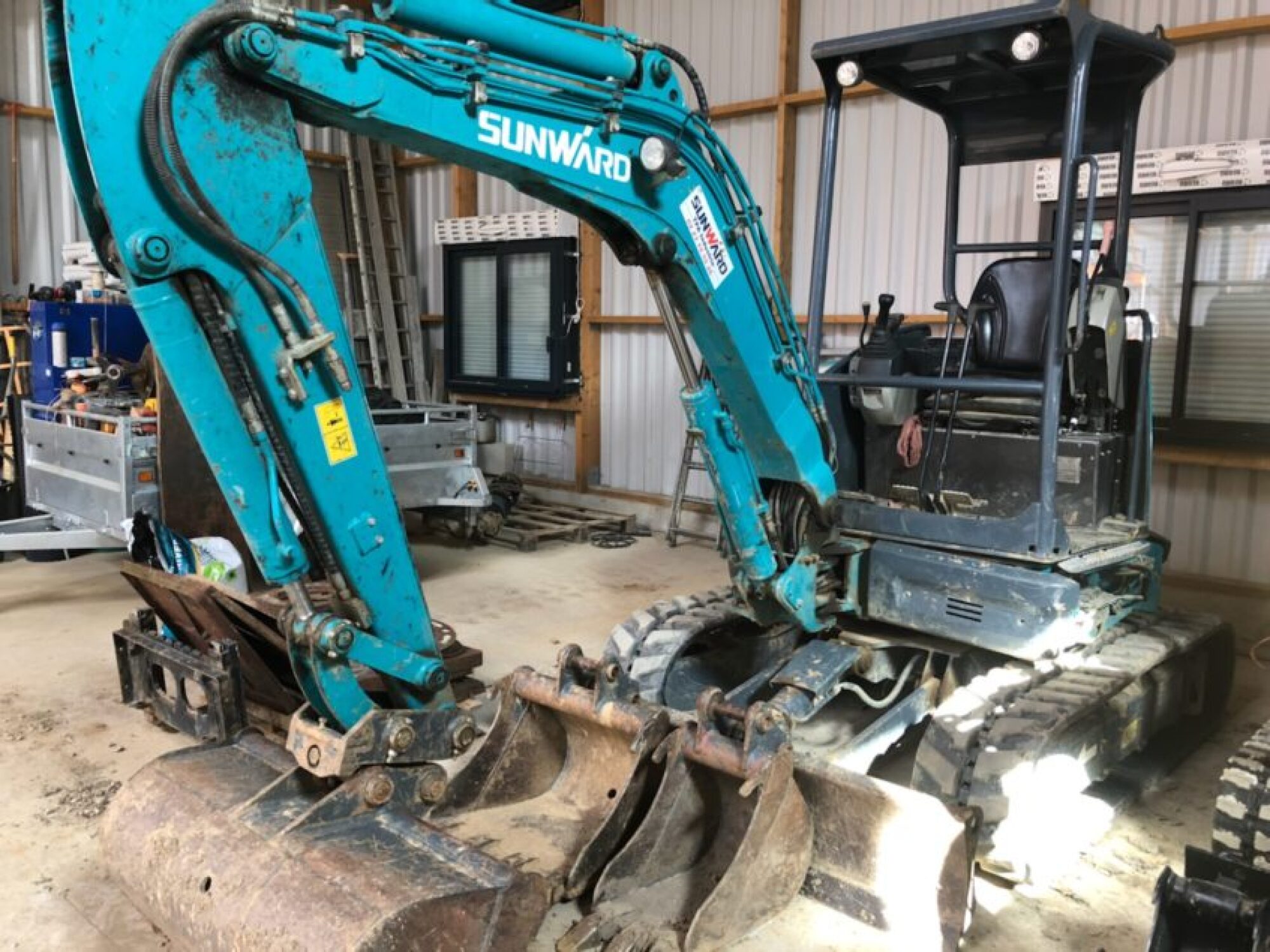 Location de mini pelle 3t avec chauffeur départ Liffré retour Liffré