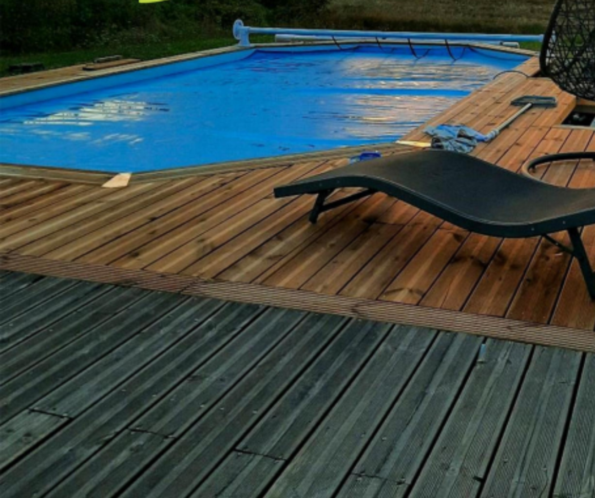 Piscine en bois 8.53 X 4.56 X H 1.36 M