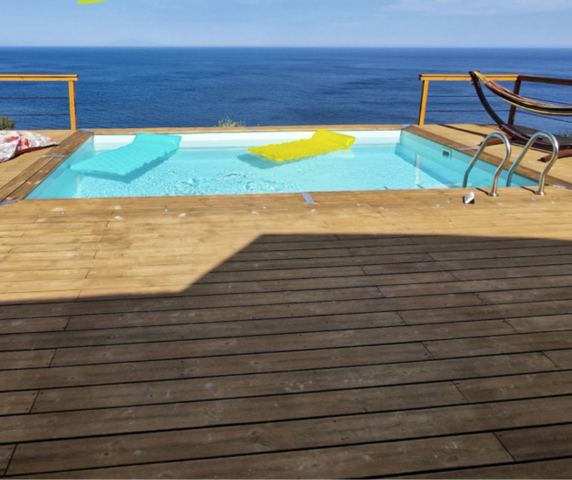 Piscine en bois rectangle 5.71 X 3.71 X 1.36 M