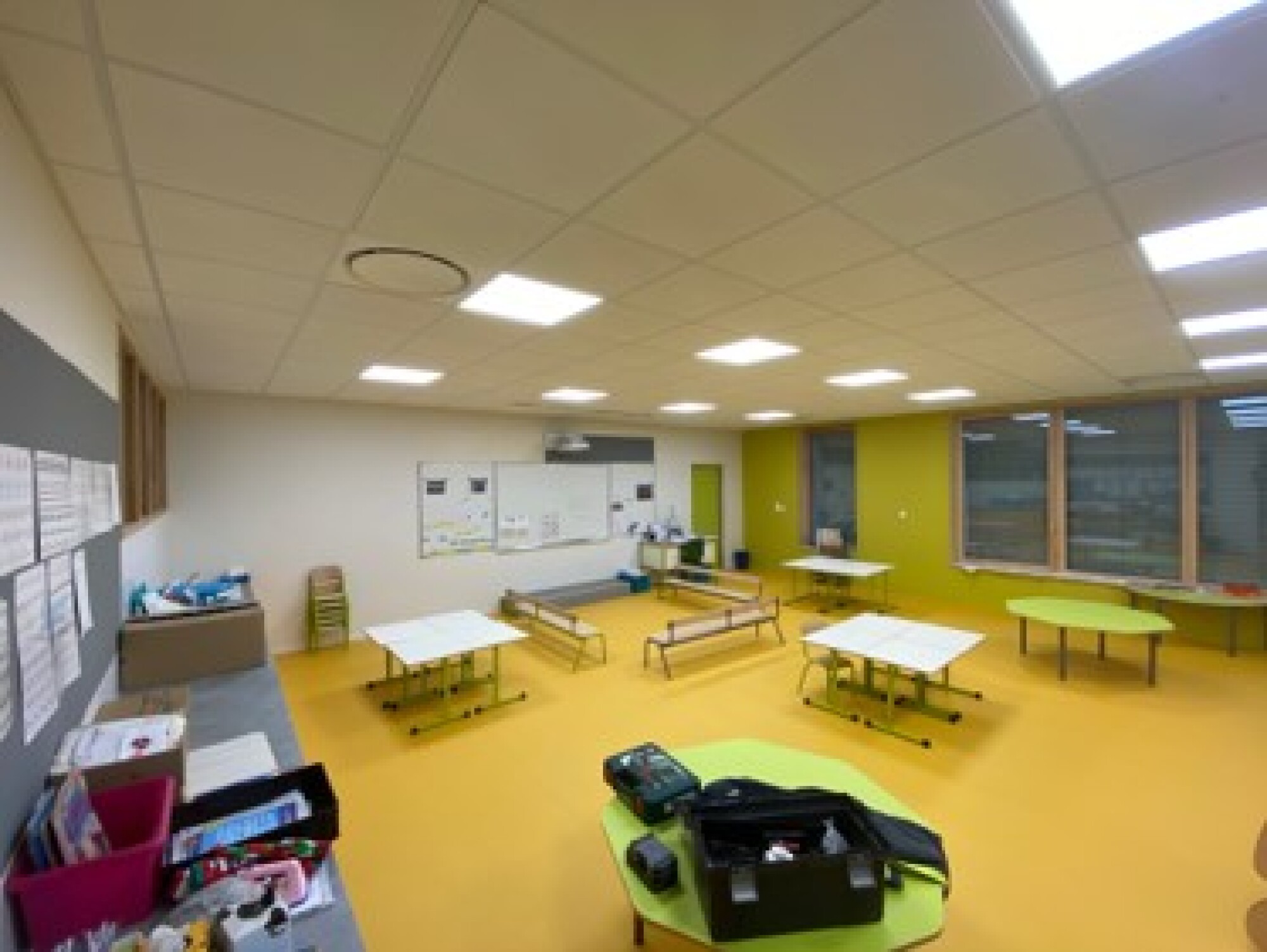 Pose de dalle faux plafond