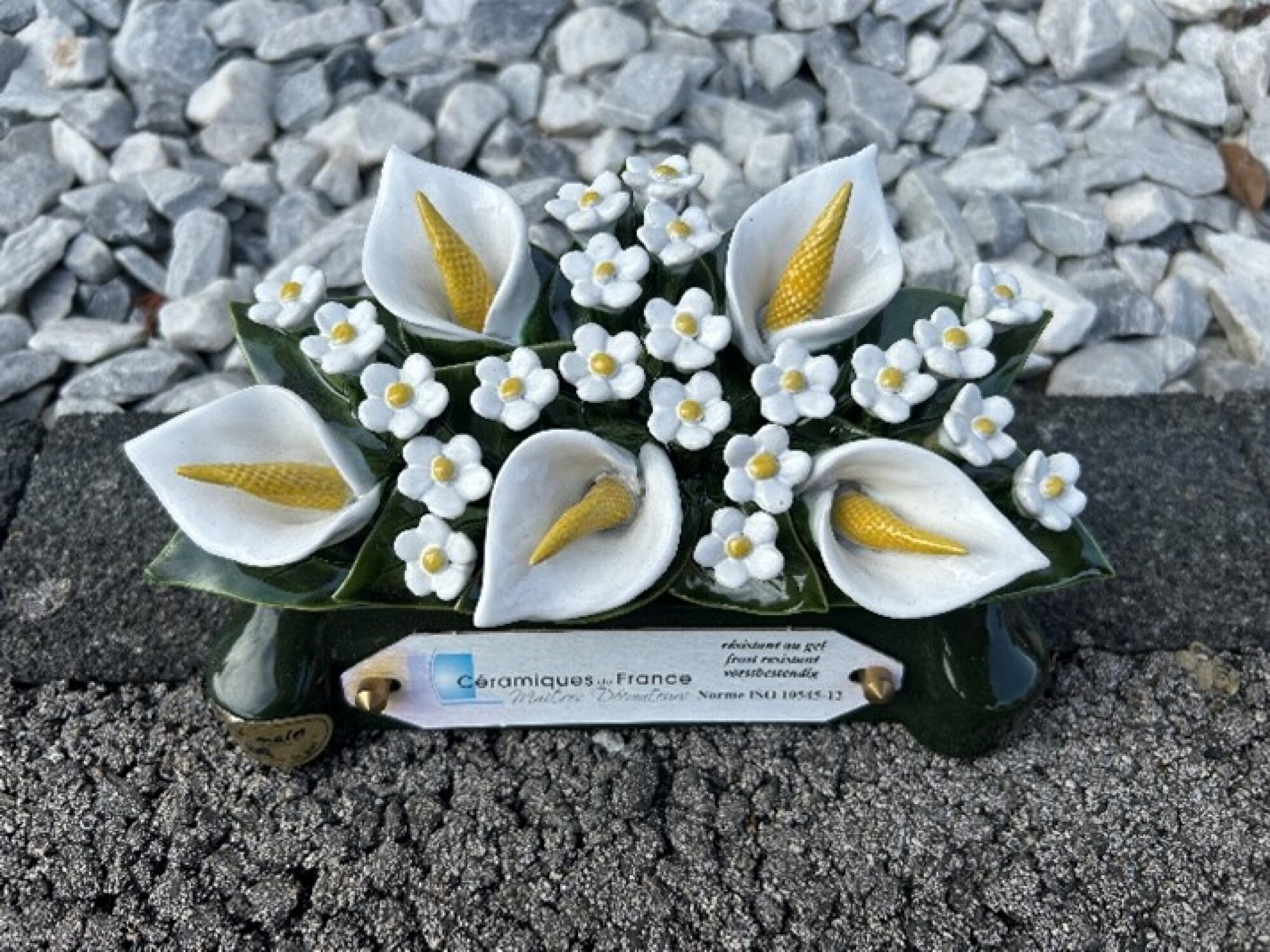 Céramiques - Articles Funéraires - Fleurs Blanches et Colorées