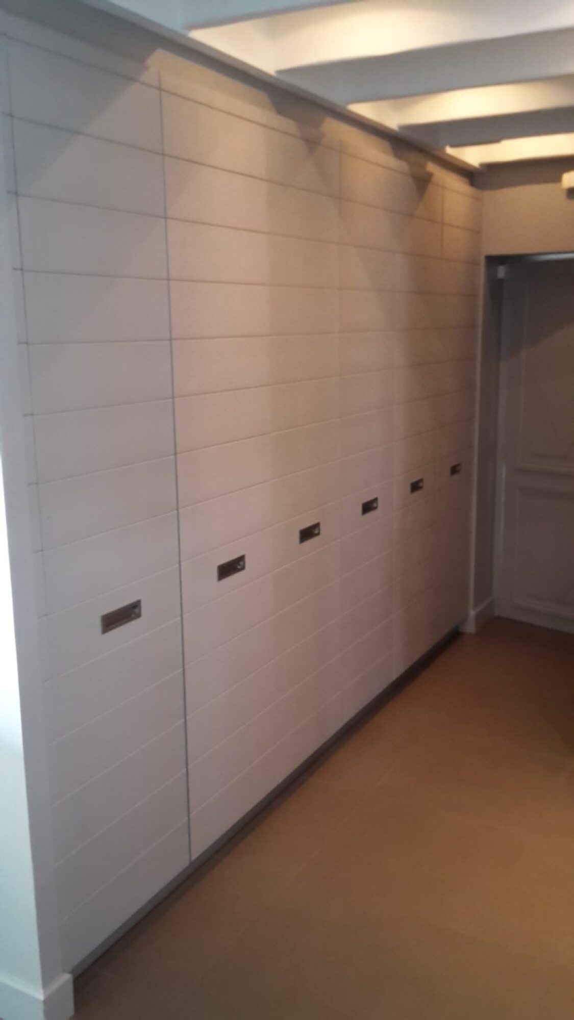 Création, fabrication et installation - Placards, porte battantes et tiroirs