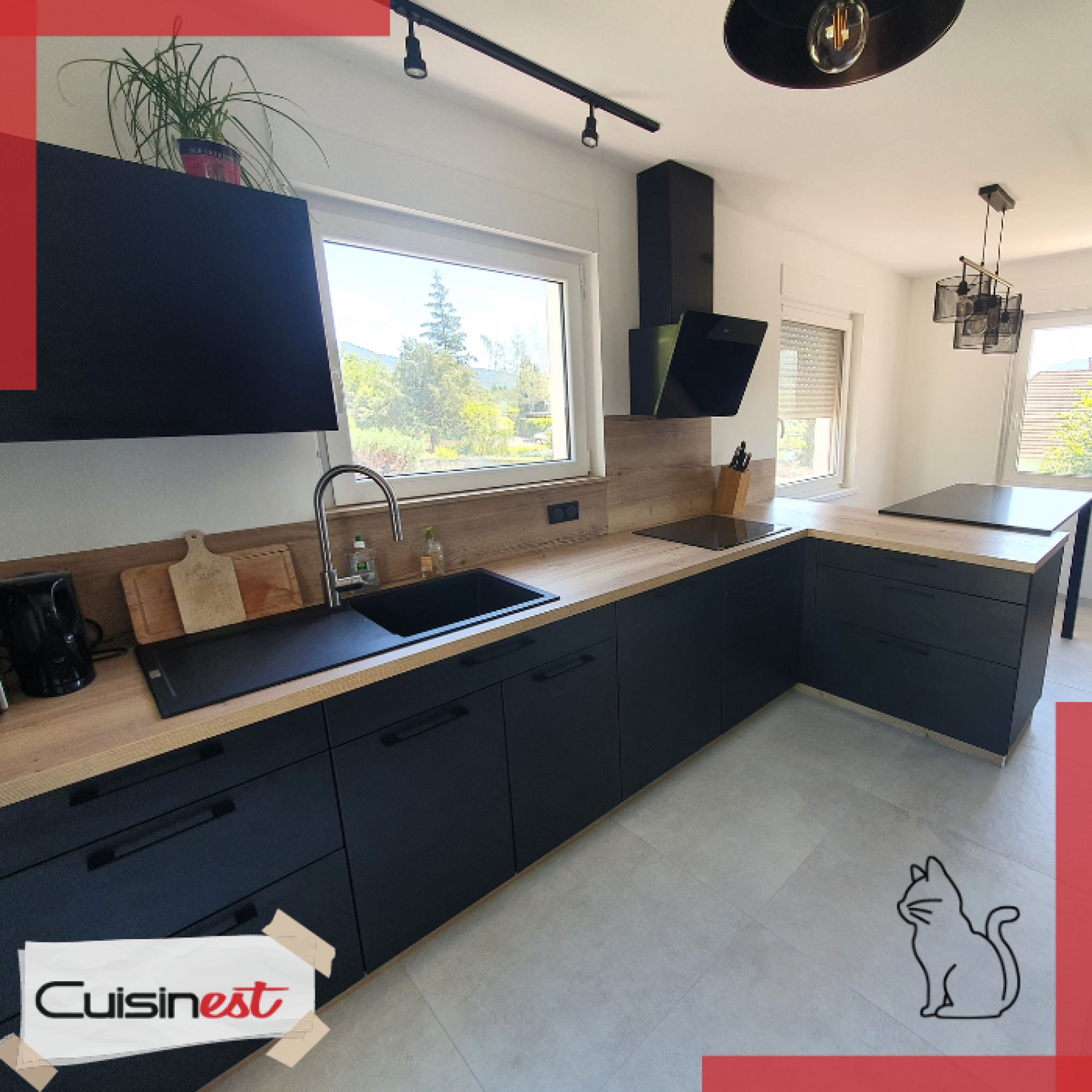 Conception cuisine linéaire noir et bois style industriel