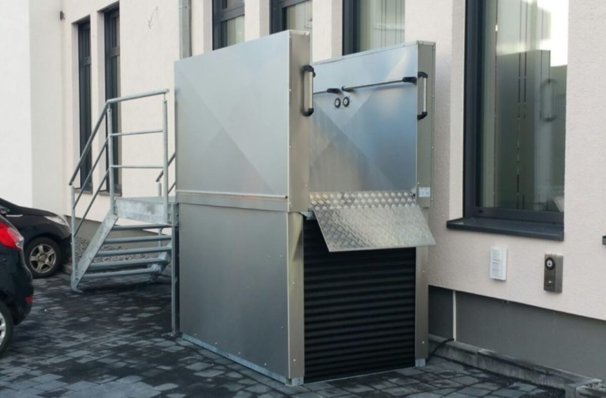 Elévateur mobile pour franchissement jusqu'à 140 cm