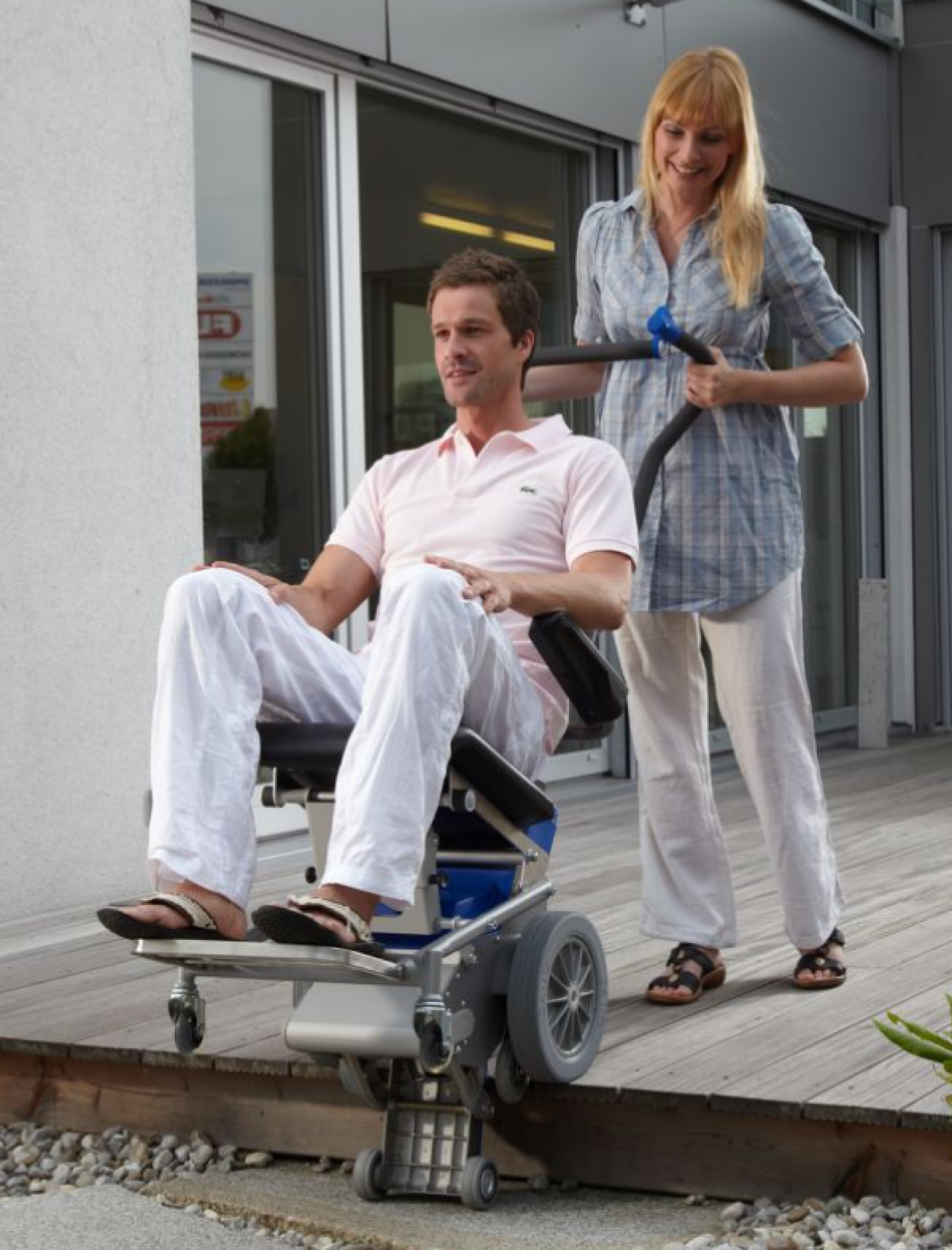 Monte escalier autonome PTS avec siège intégré pour escalier droits ou tournants