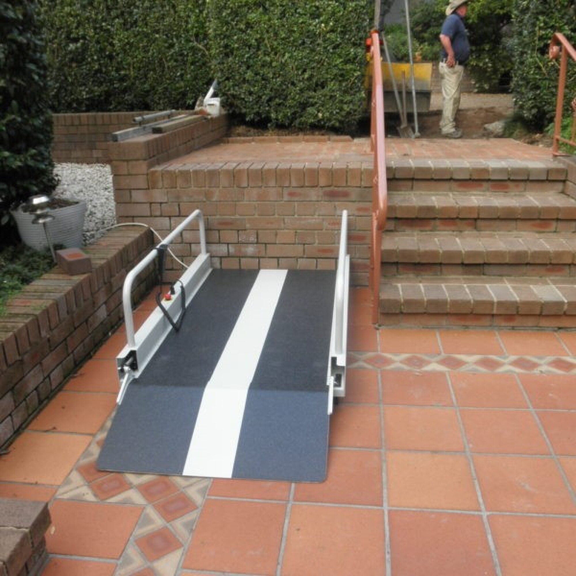 Plateforme élévatrice fixe jusqu'à 130 cm