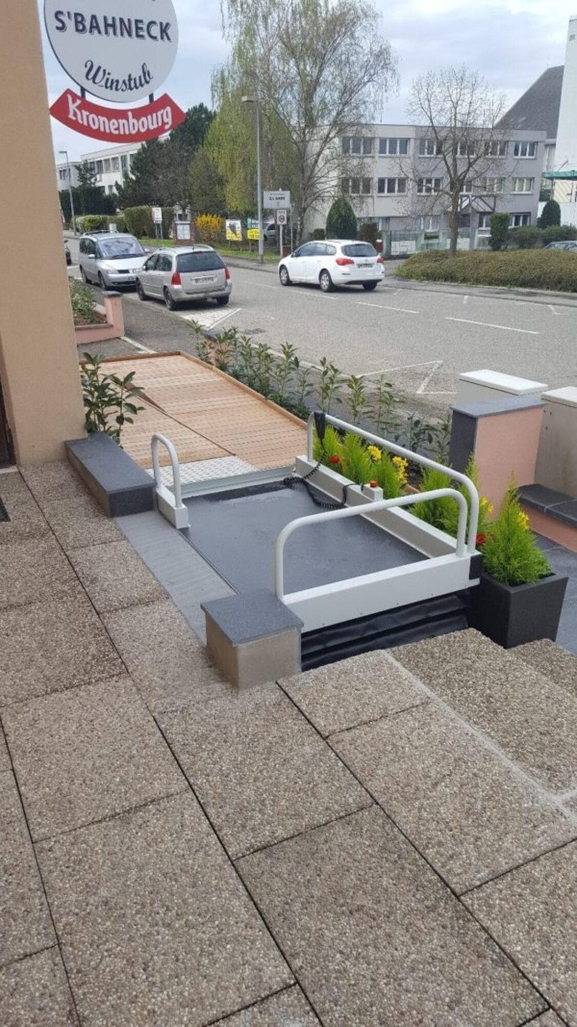 Plateforme élévatrice fixe jusqu'à 83 cm