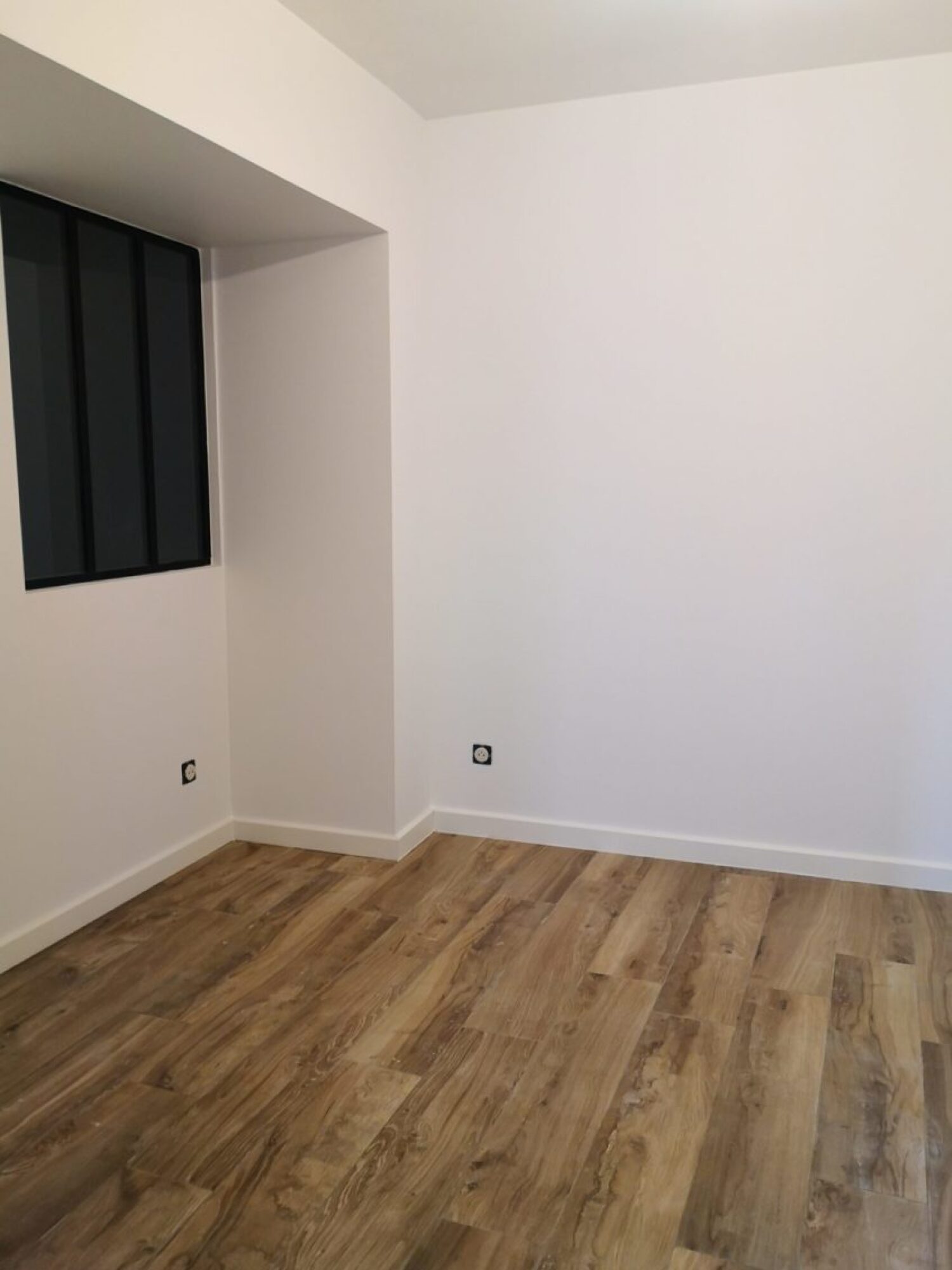 Pose de revêtement de sol en Parquet stratifié