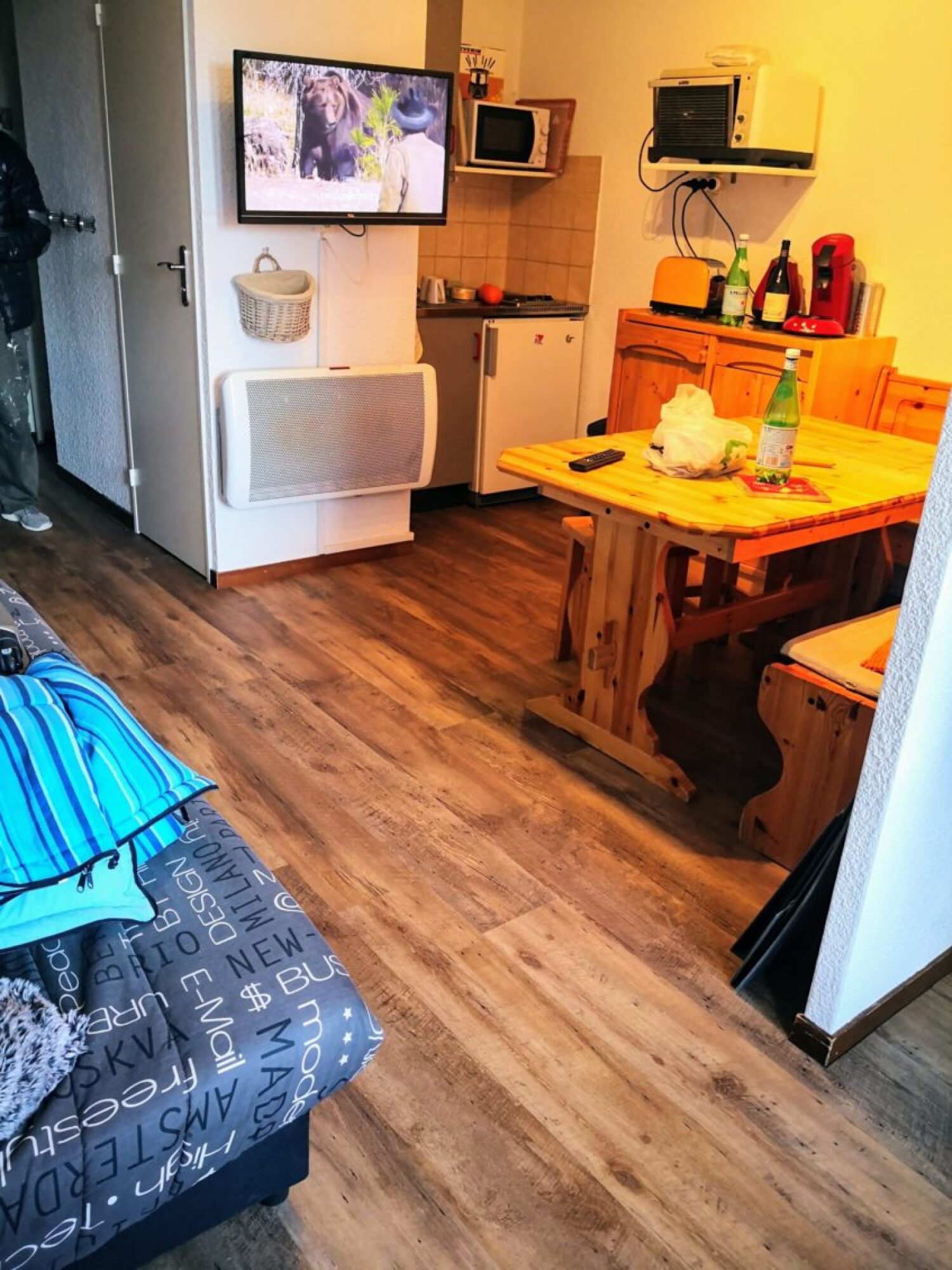 Pose de revêtement de sol en vinyle, Dalle PVC