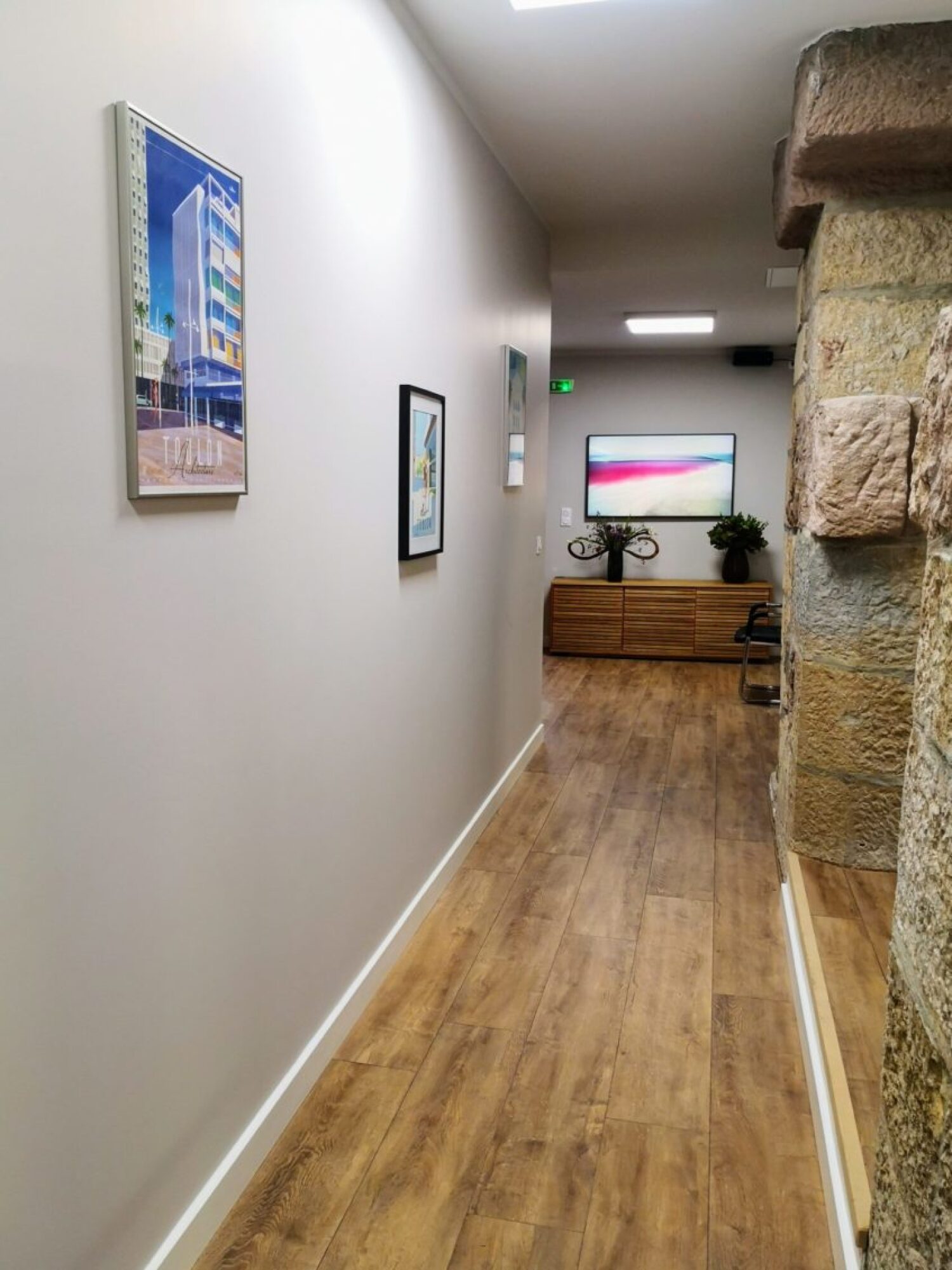 Pose de revêtement de sol en vinyle, Dalle PVC