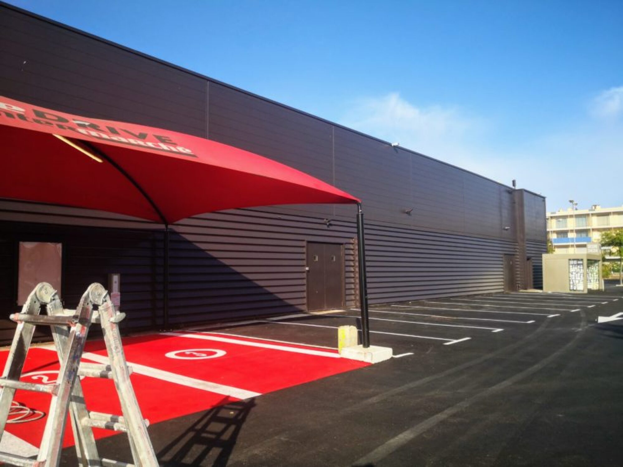 Ravalement de façade, peinture bardage Magasin / Commerces