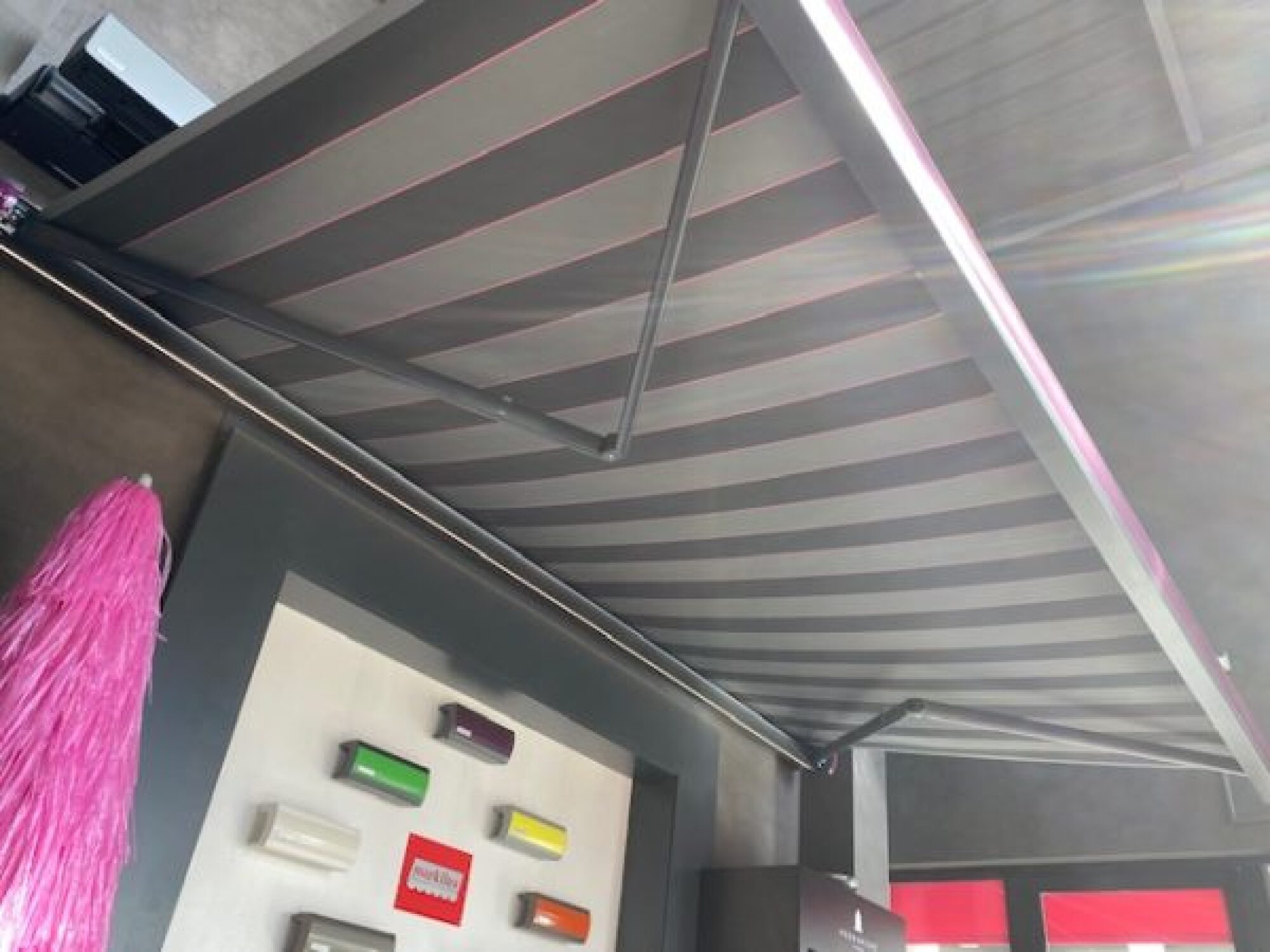 Store banne avec coffre