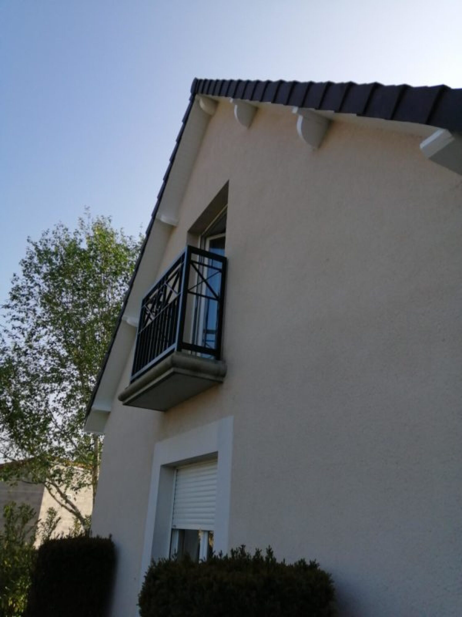 Travaux de peinture extérieur de dessous de toit