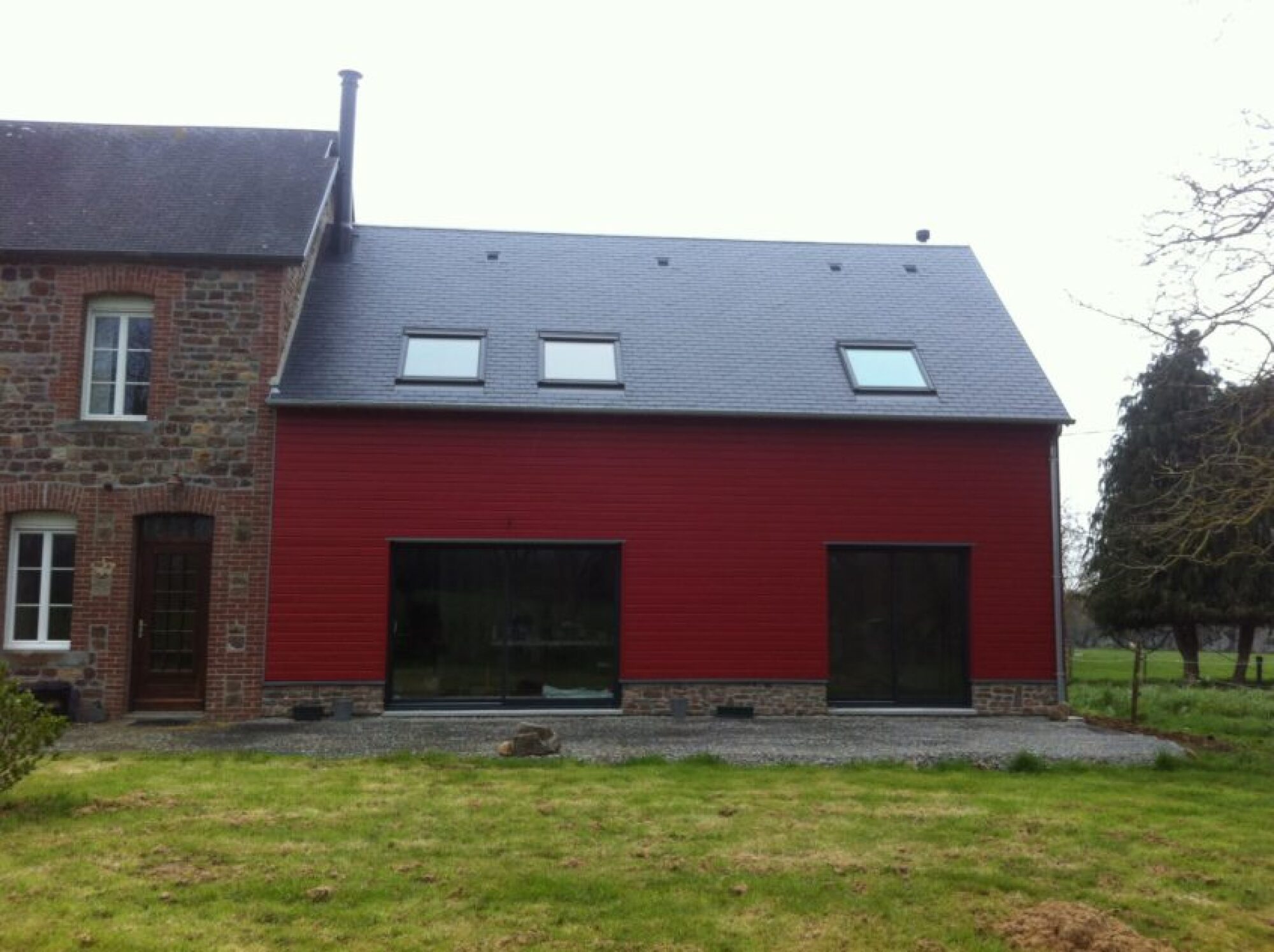 Installation de bardage, maison en lames, travaux façade