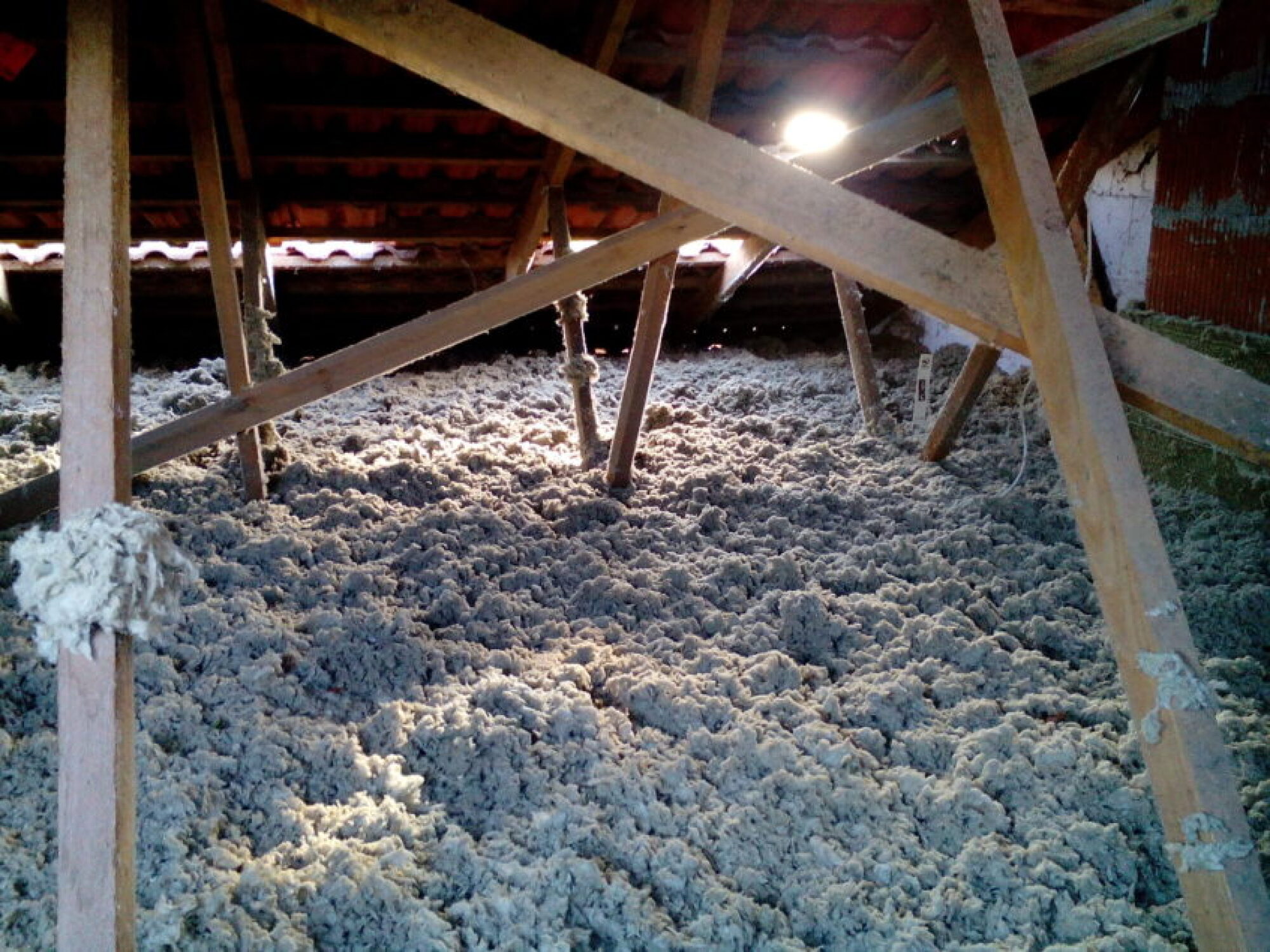 Isolation des combles par soufflage