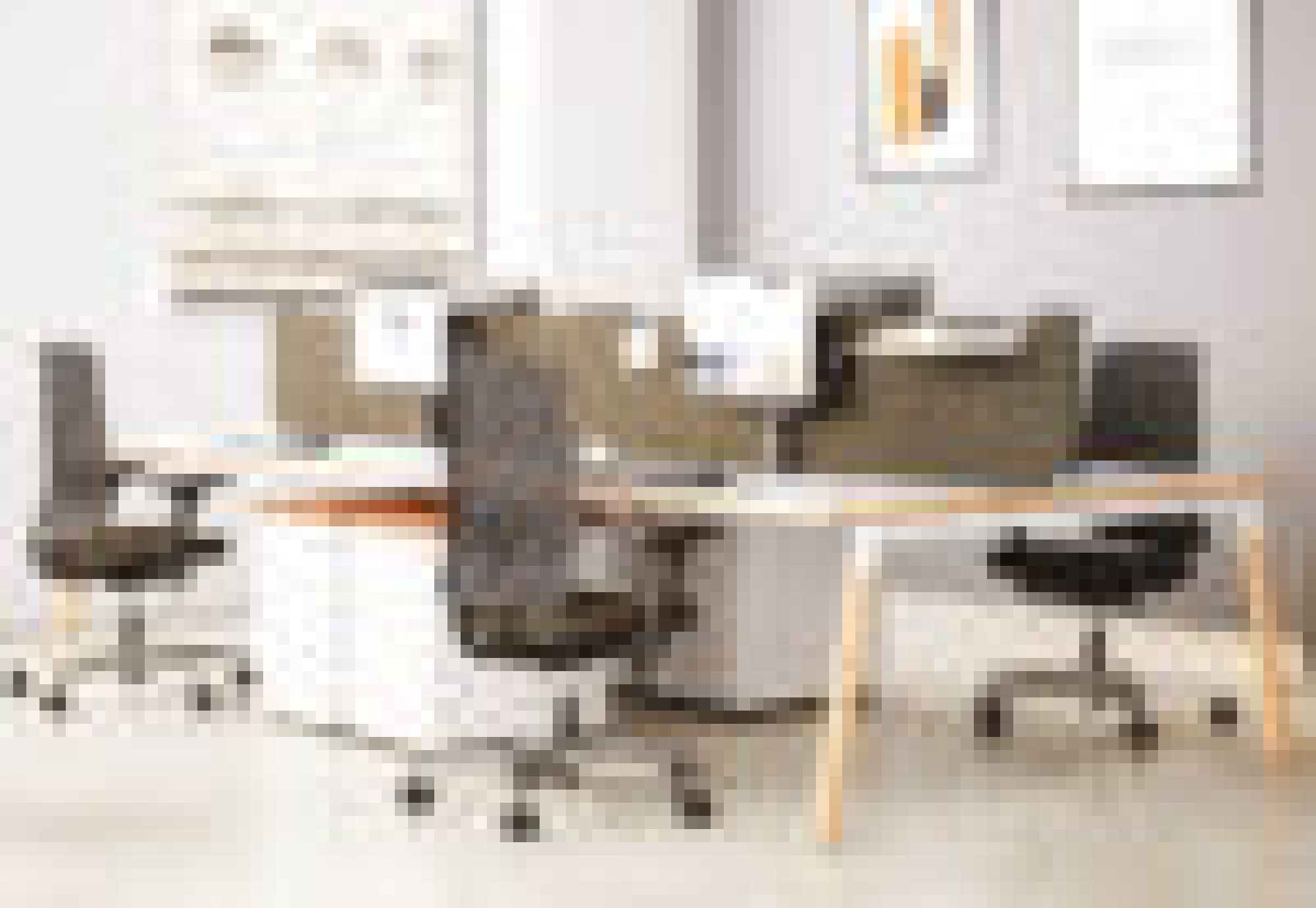 Pot à crayon métallique suspendu sur panneau écrans