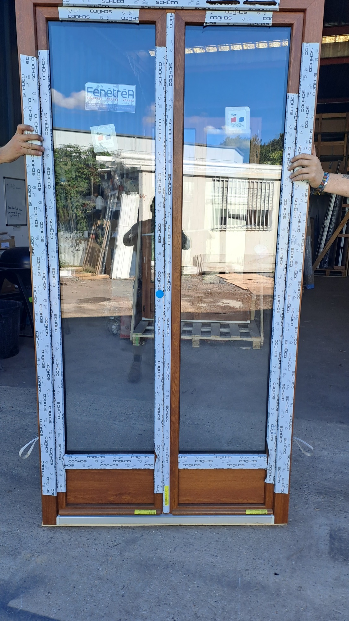 Porte fenêtre chêne doré en PVC.