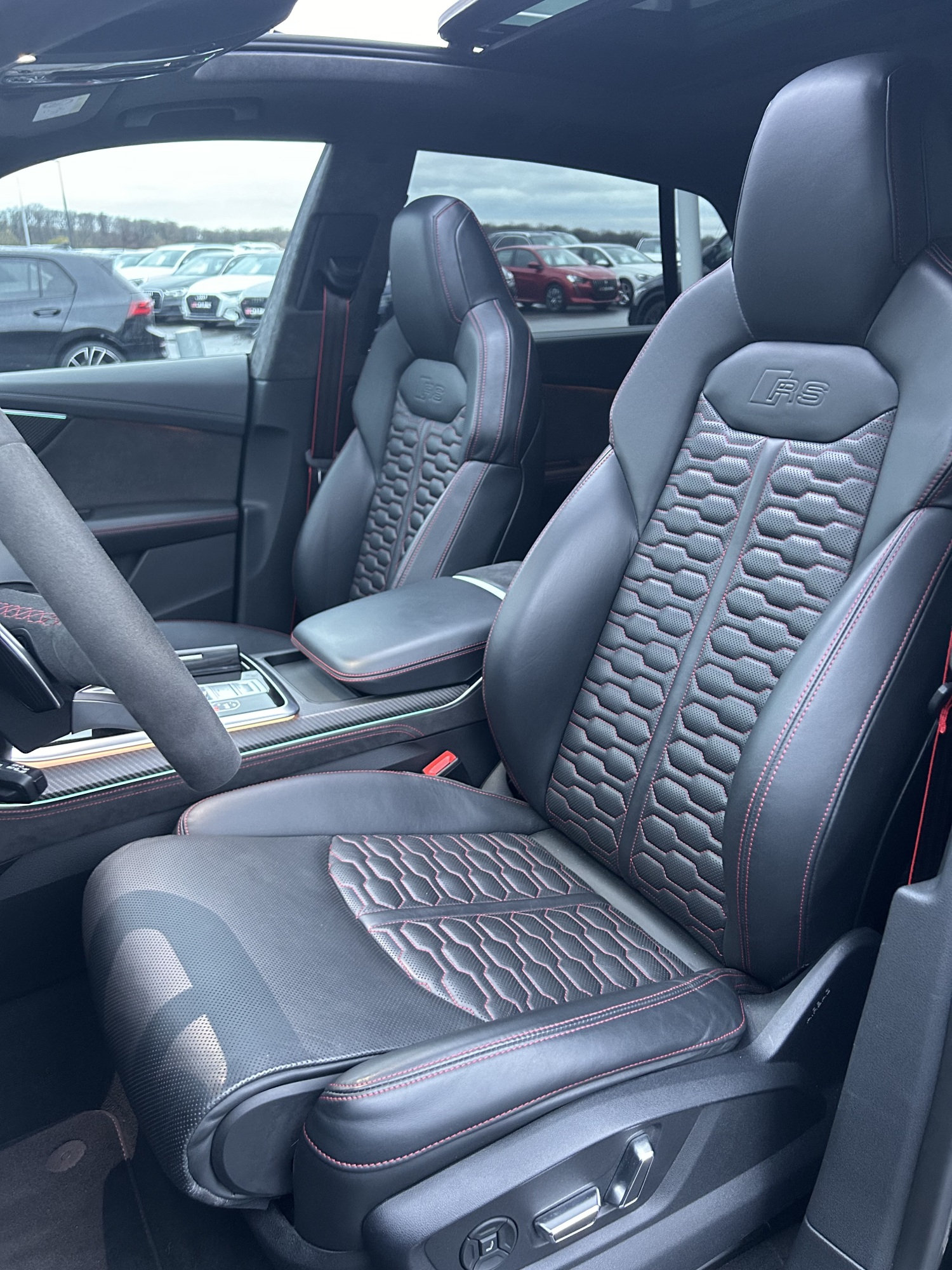 RSQ8 600ch Full Black Française