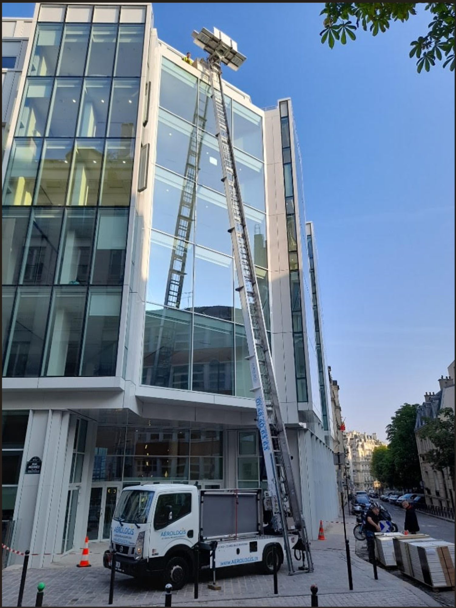 Location de monte-meubles AGILO 27 mètres