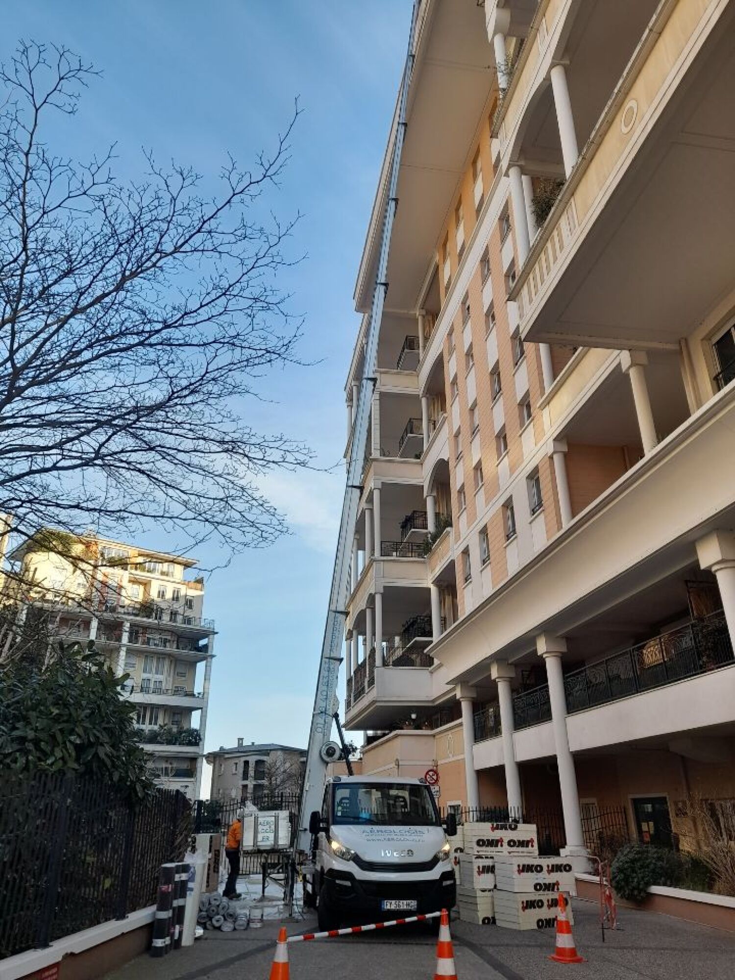 Location de monte-meubles AGILO 34 mètres avec ou sans opérateur