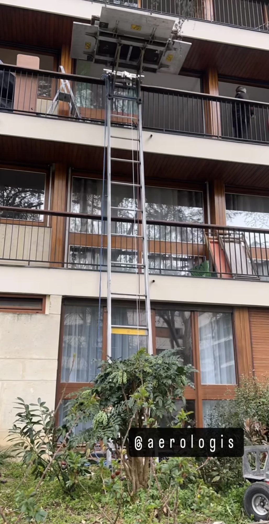 Location d’échelle électrique emboîtable, avec ou sans opérateurs