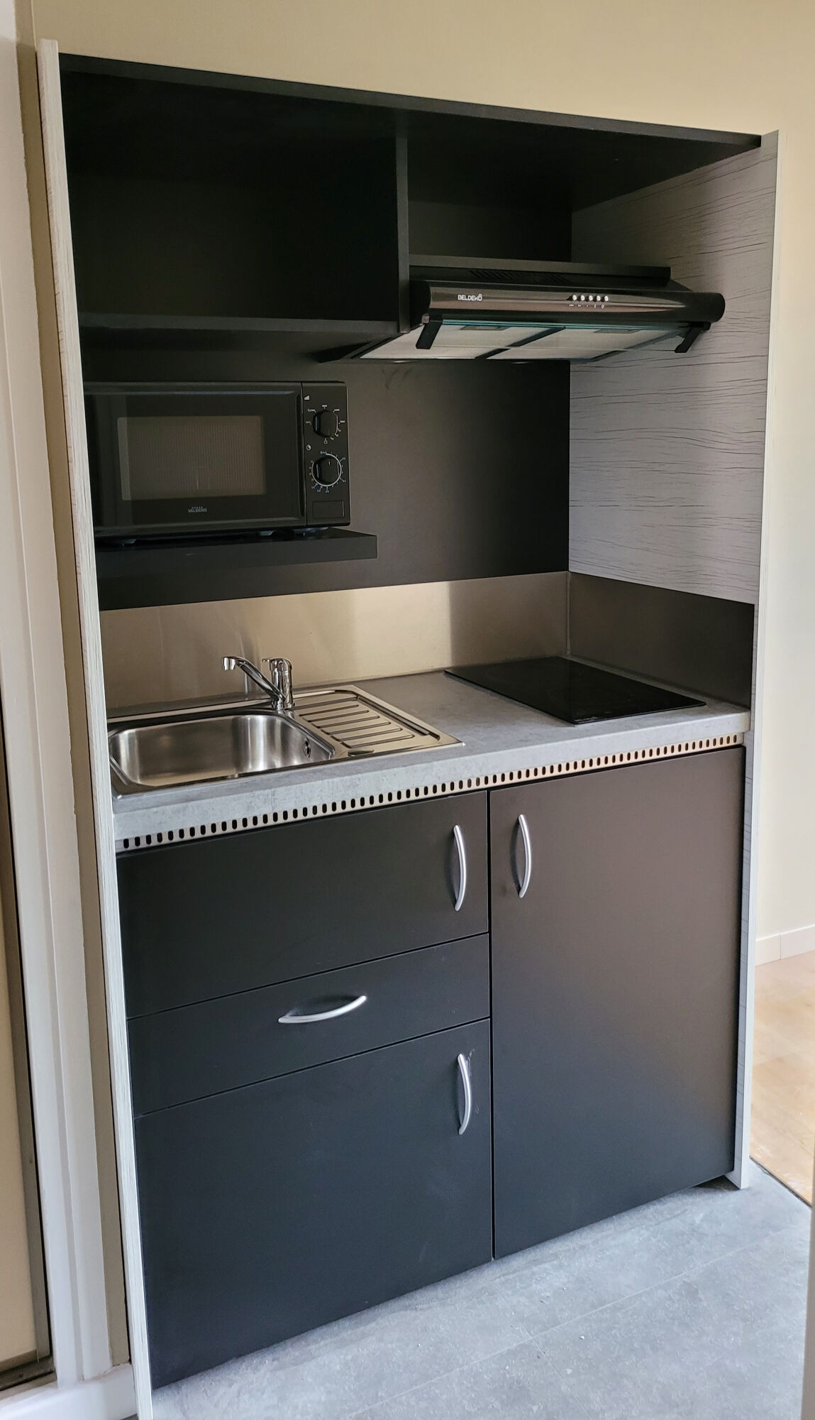 Cuisinettes bois monobloc ouverte