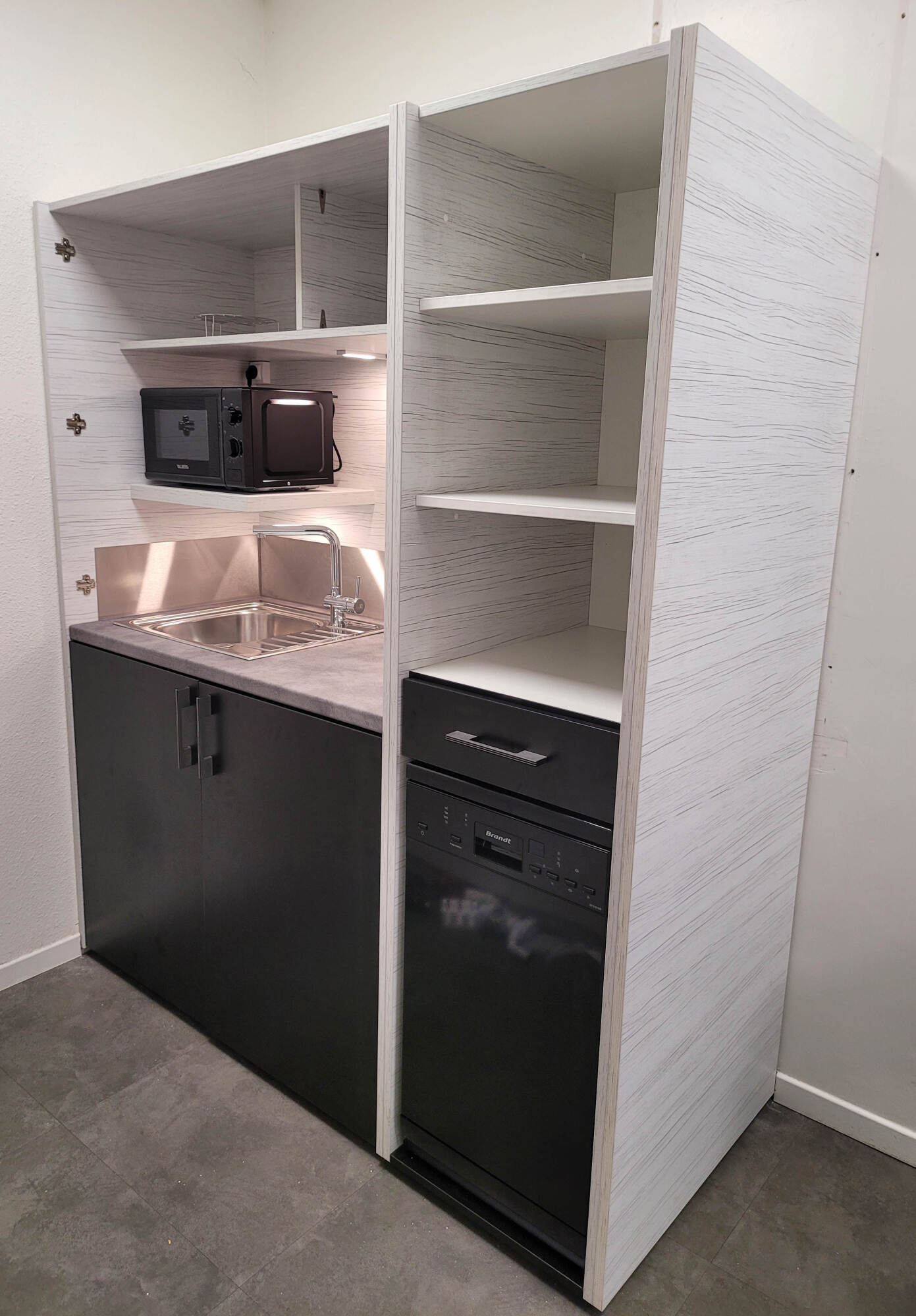 Cuisinettes bois monobloc ouverte