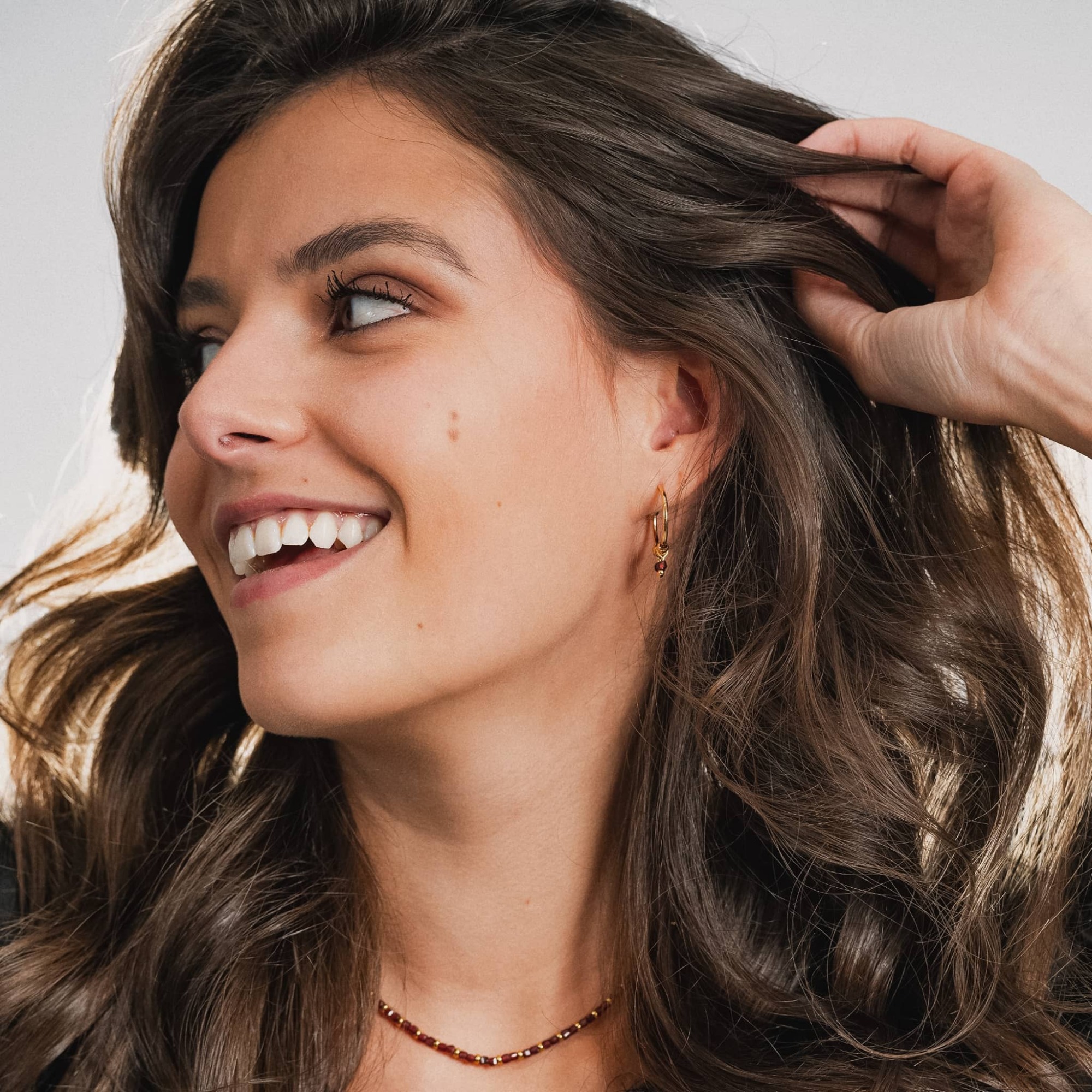 Collier, bracelet et boucles d'oreilles Karia en pierres Grenat