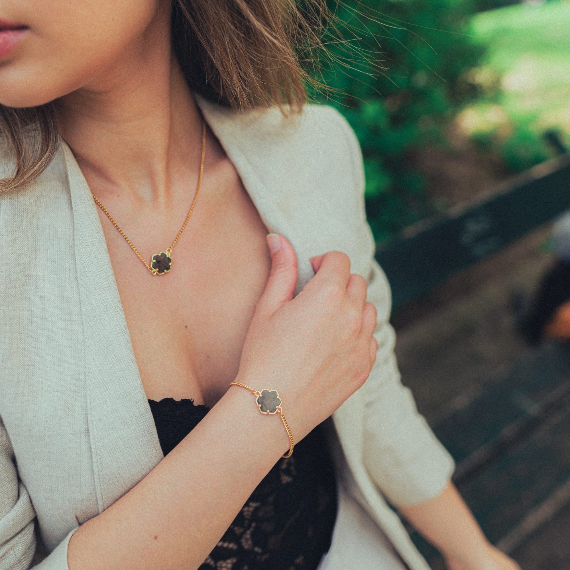 Collier et bracelet Hexalia en pierres Labradorite