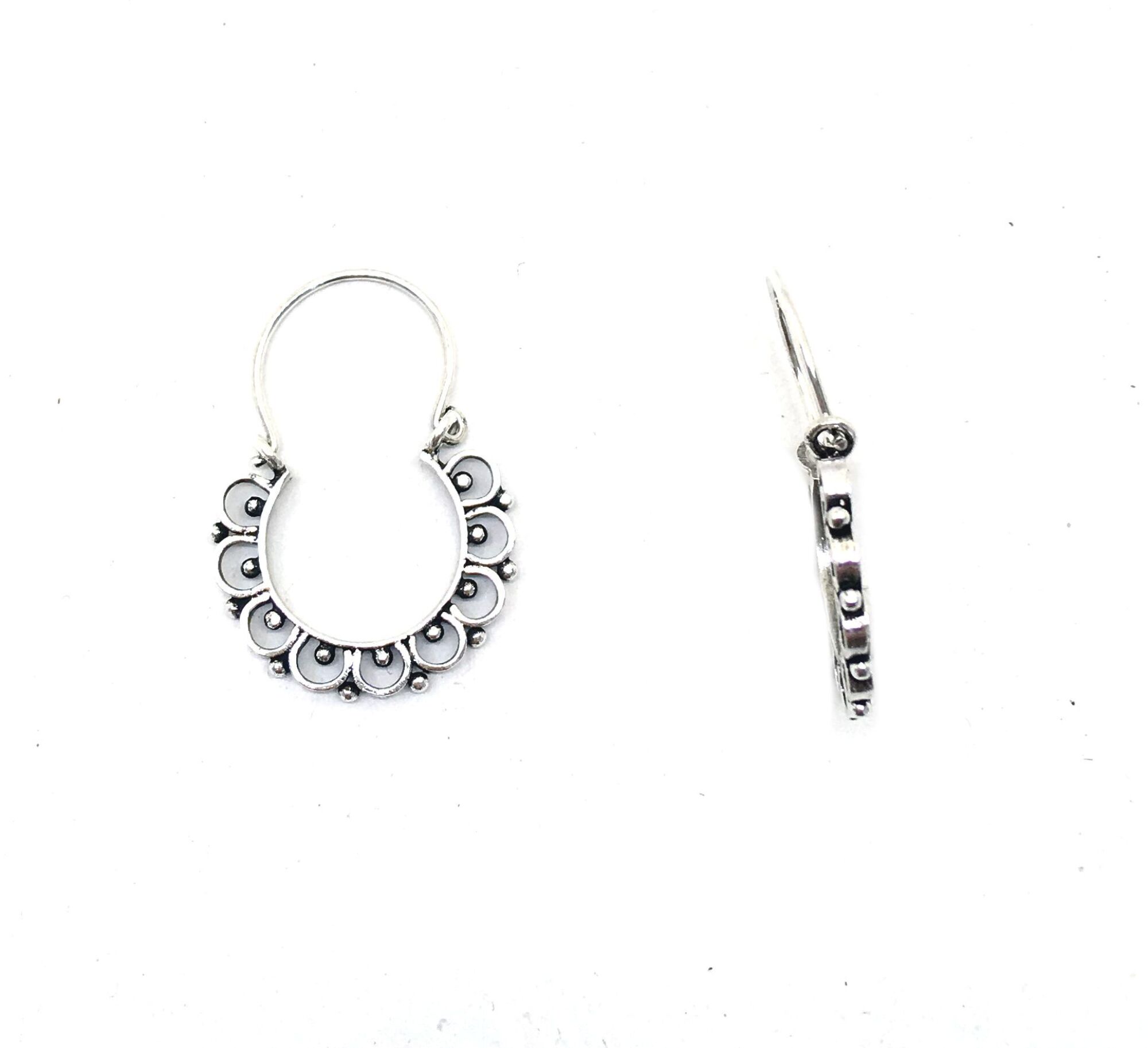 Boucles d'oreille anneau pétales de fleur