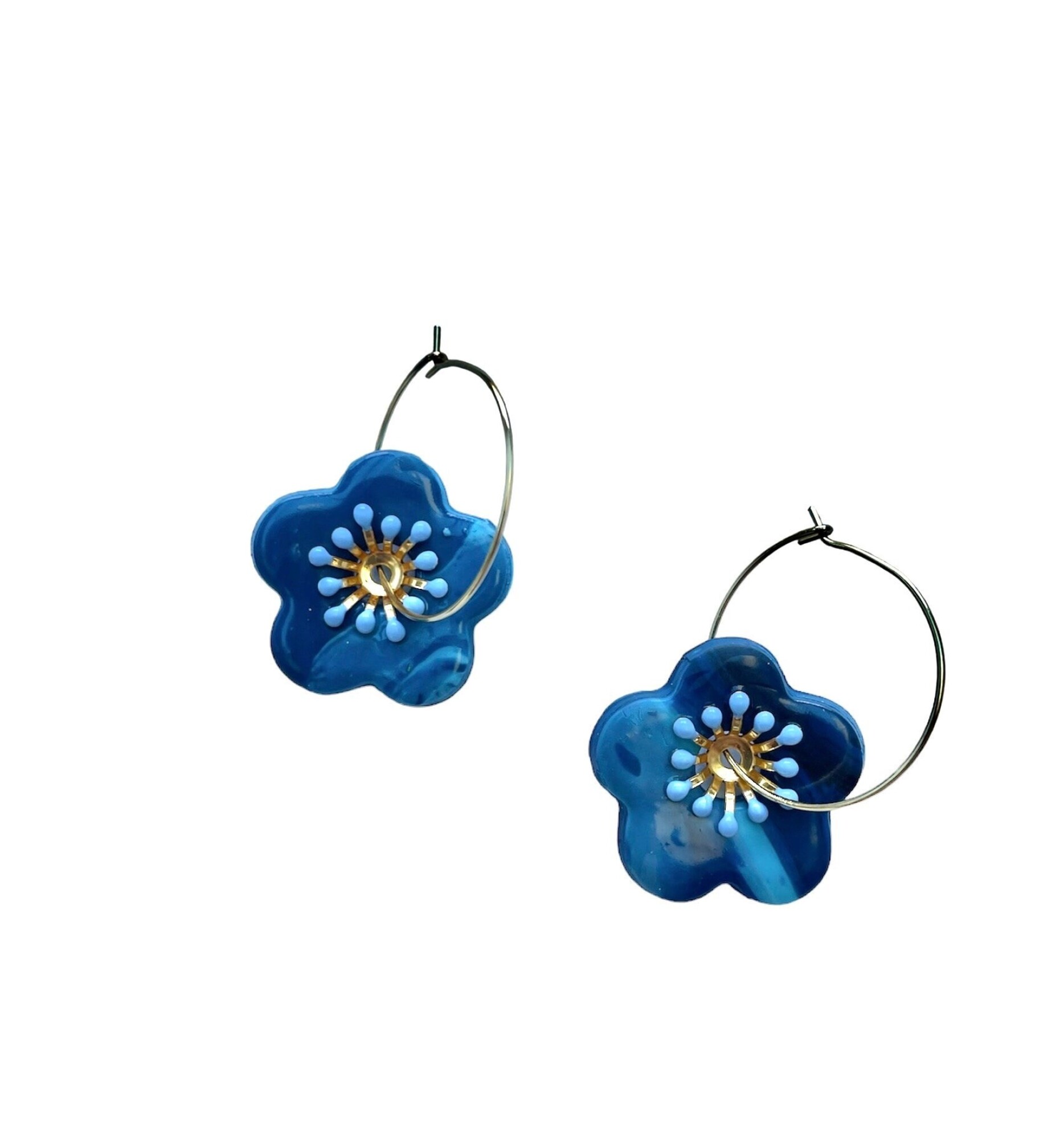 Boucles d'oreilles, créoles fleur bleue - Modèle unique artisanal