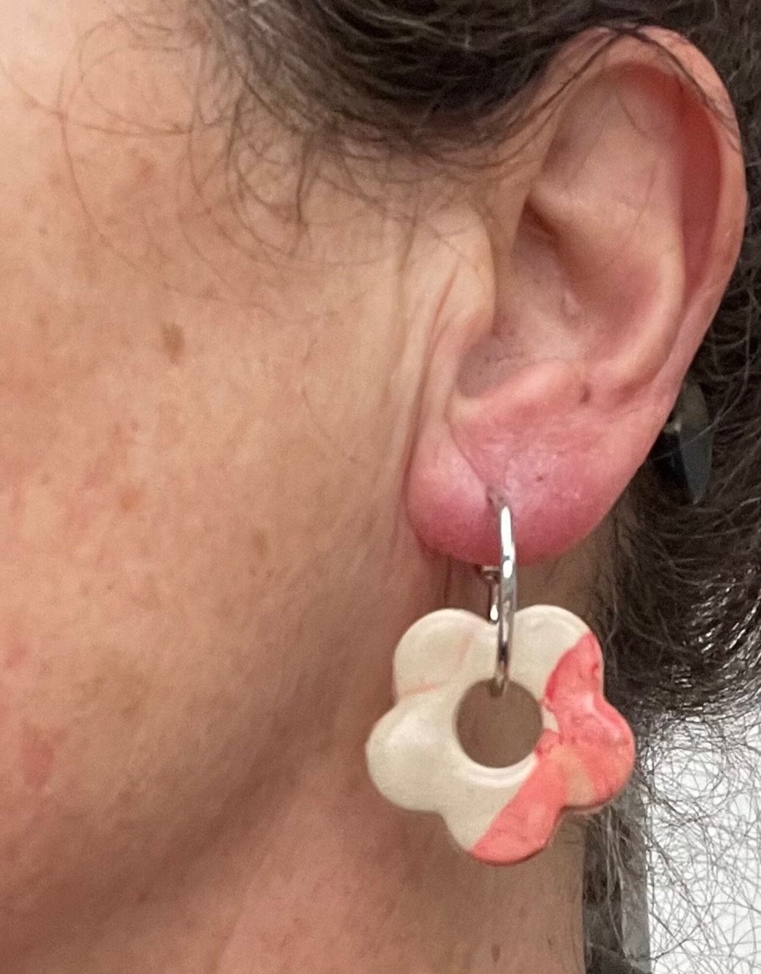 Boucles d'oreilles, créoles fleur rose - Modèle unique artisanal