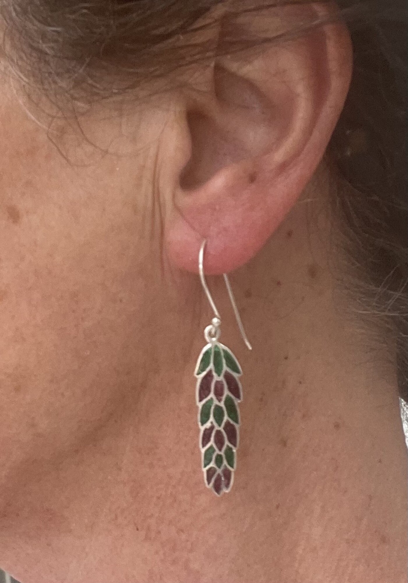 Boucles d'oreilles, feuilles en argent et émail