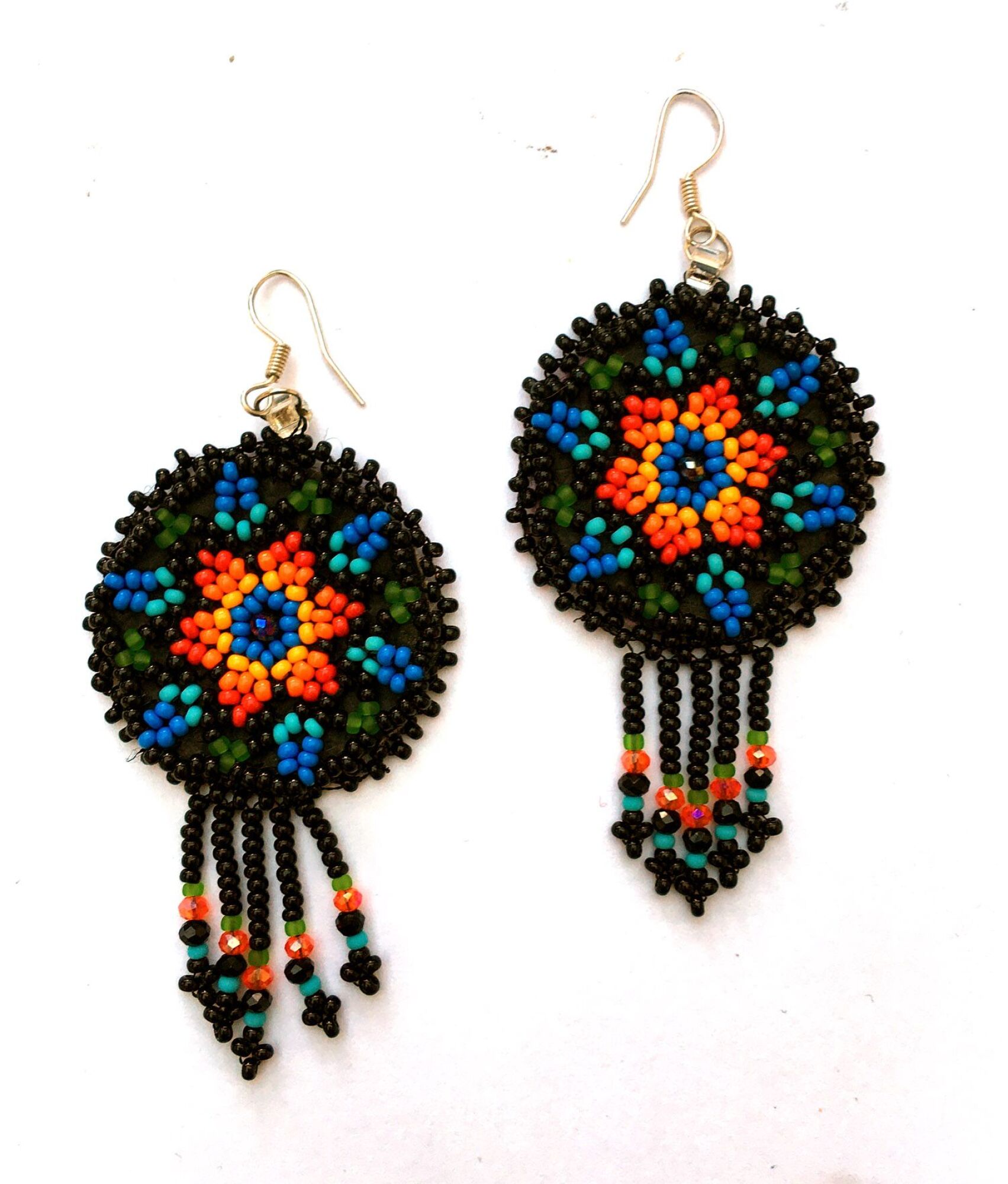 Boucles d'oreilles shakira , petits mandalas fabriquées à la main