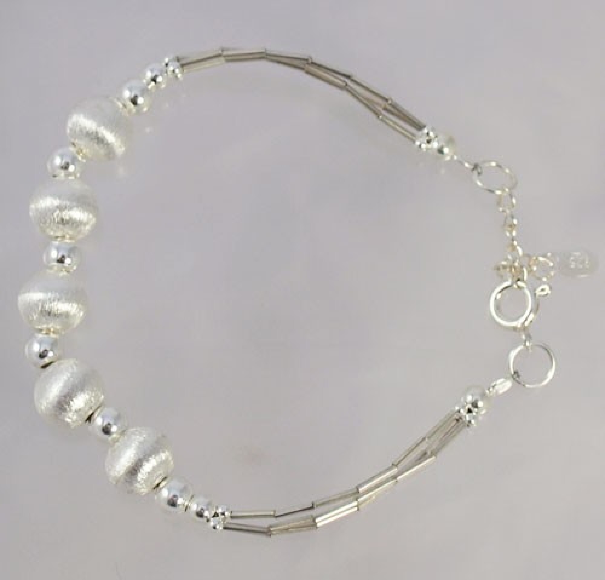 Bracelet en argent avec perles en argent
