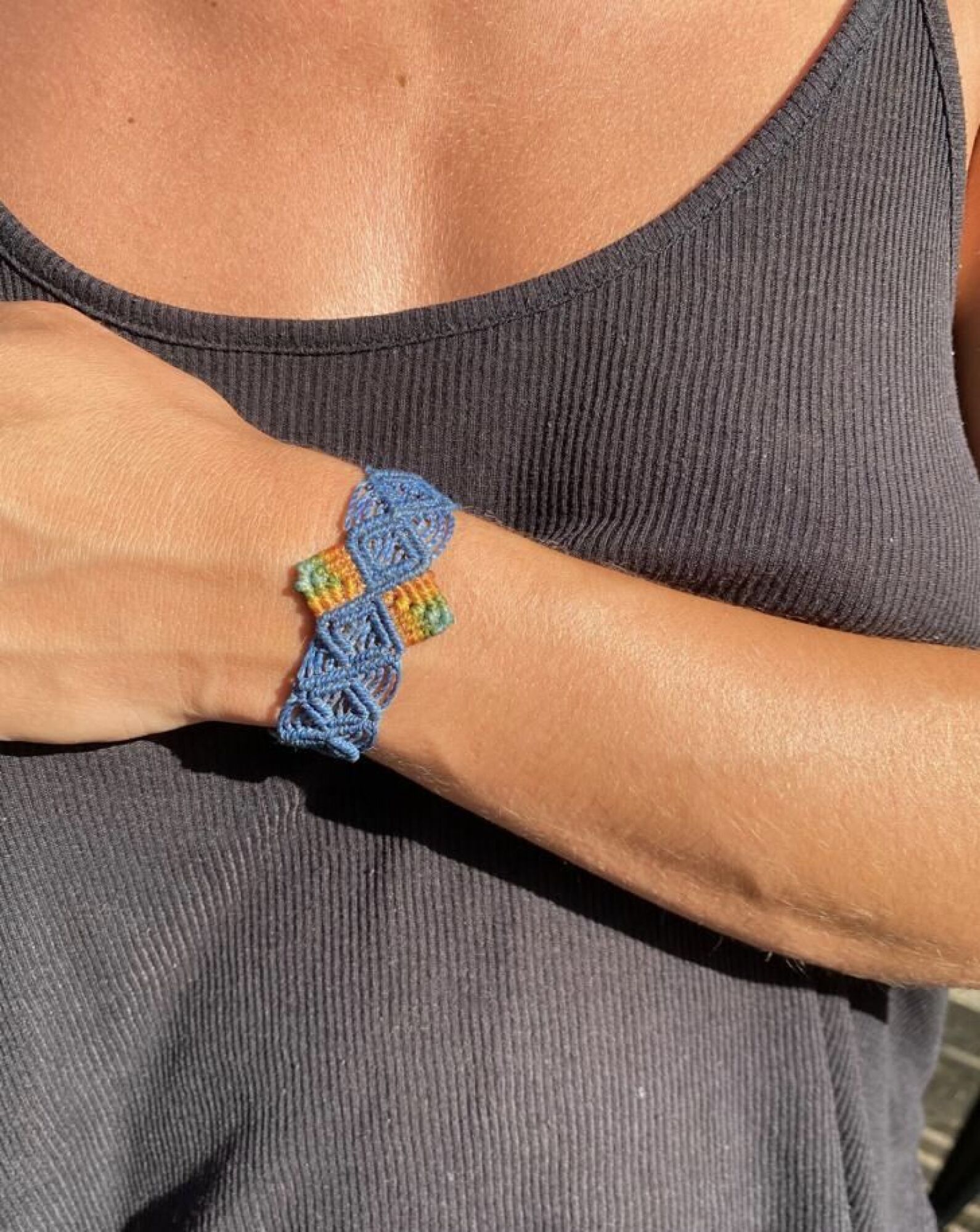 Bracelet tissé à la main