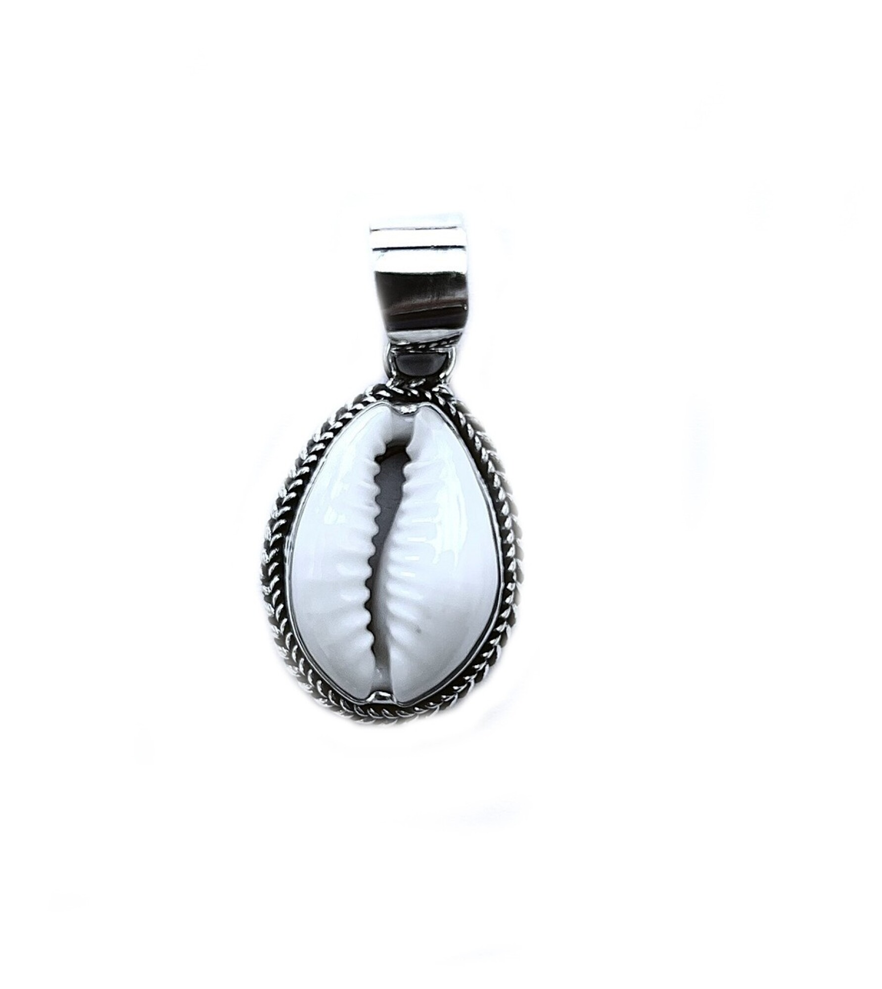 Pendentif argent serti d'un coquillage cauri naturel