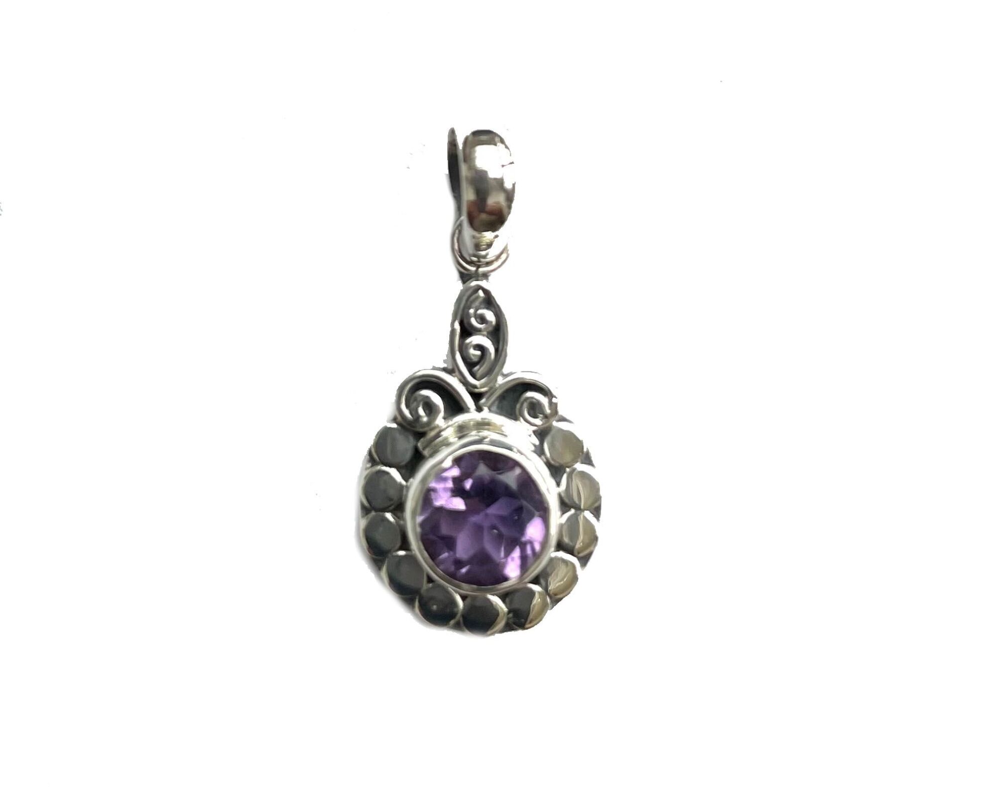 Pendentif en argent et amethyste facetté