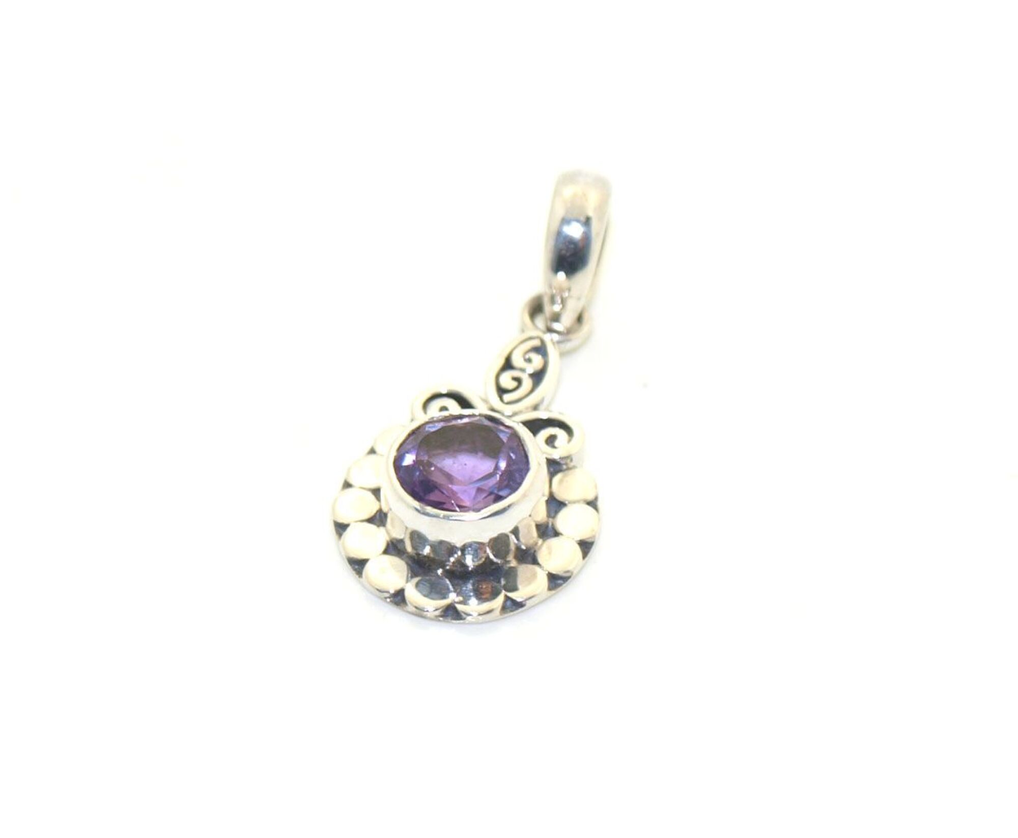 Pendentif en argent et amethyste facetté