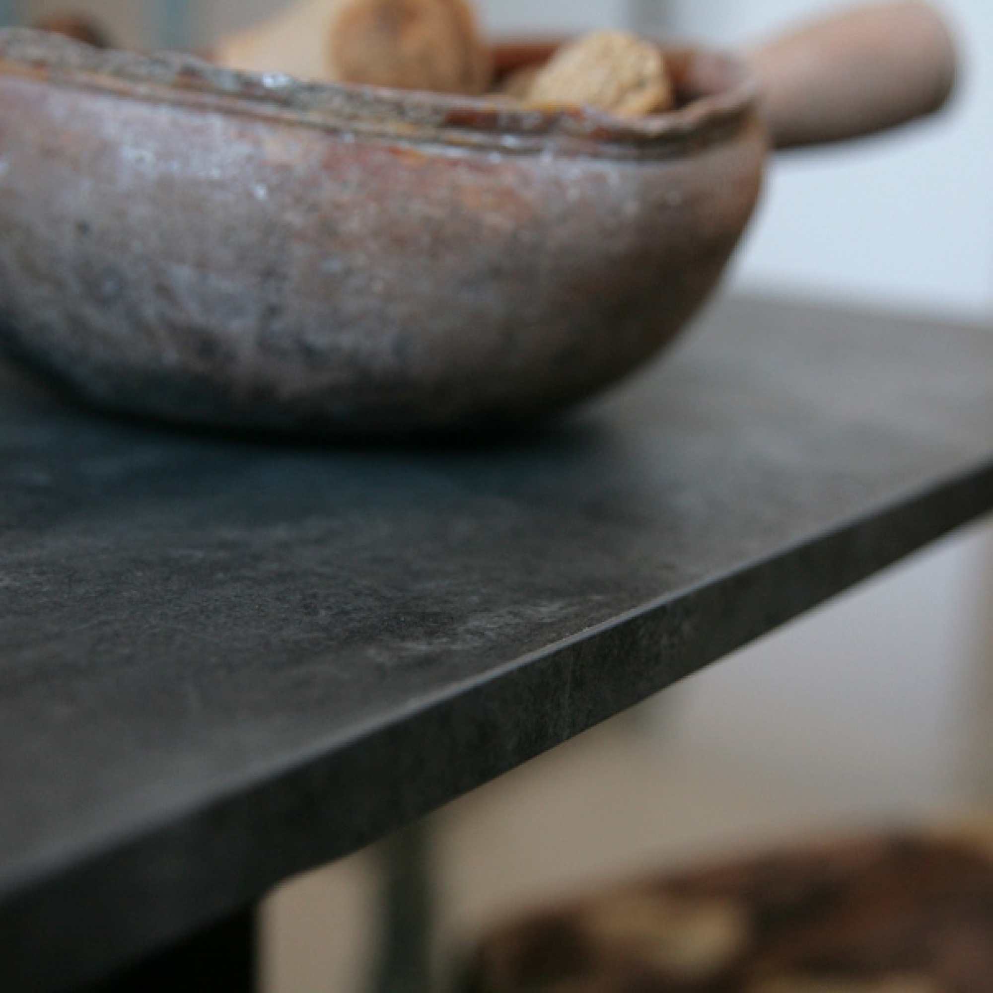 Mange-debout 60x60cm - modèle Dina pierre métallisée