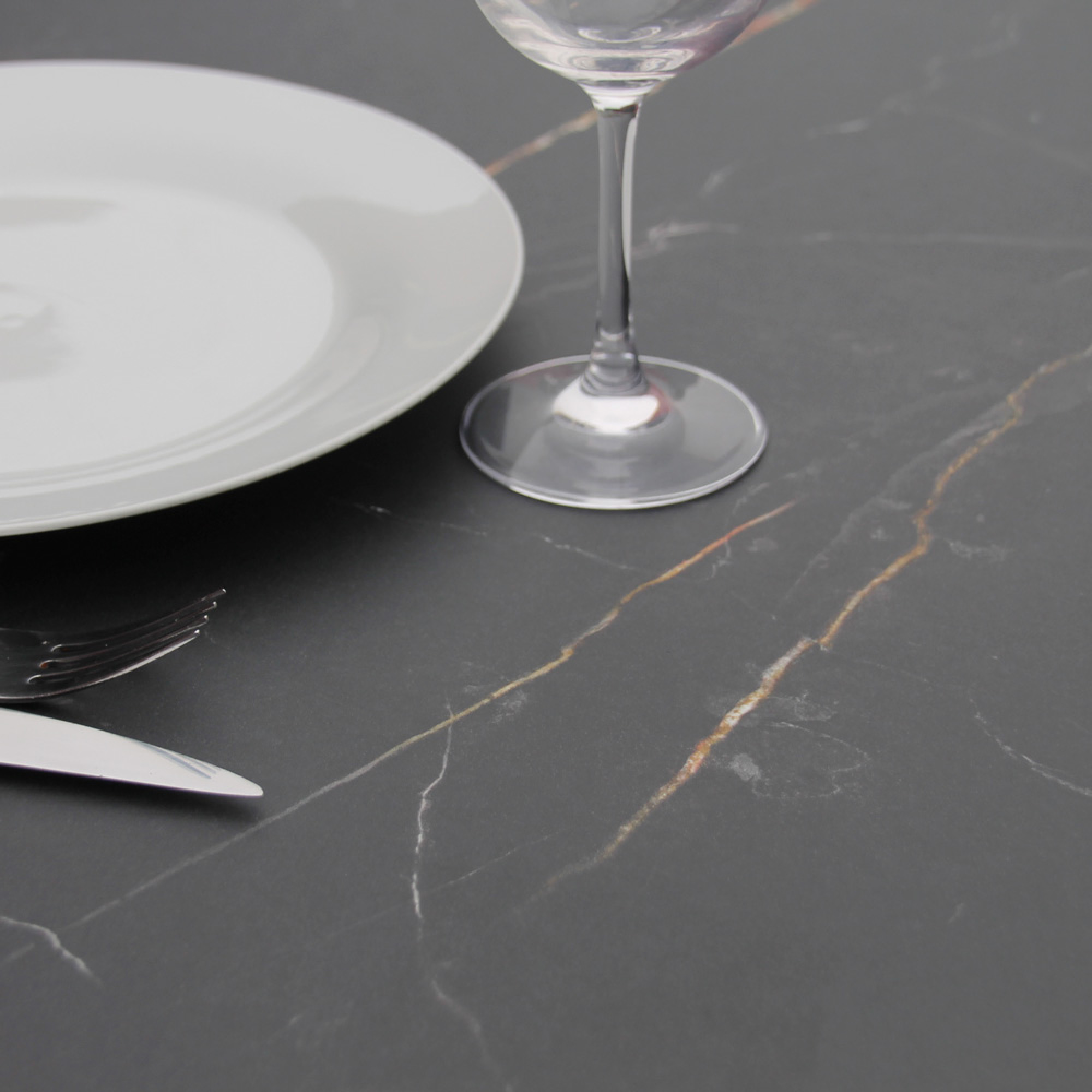 Table 70x70cm - modèle Bazila marbre elite