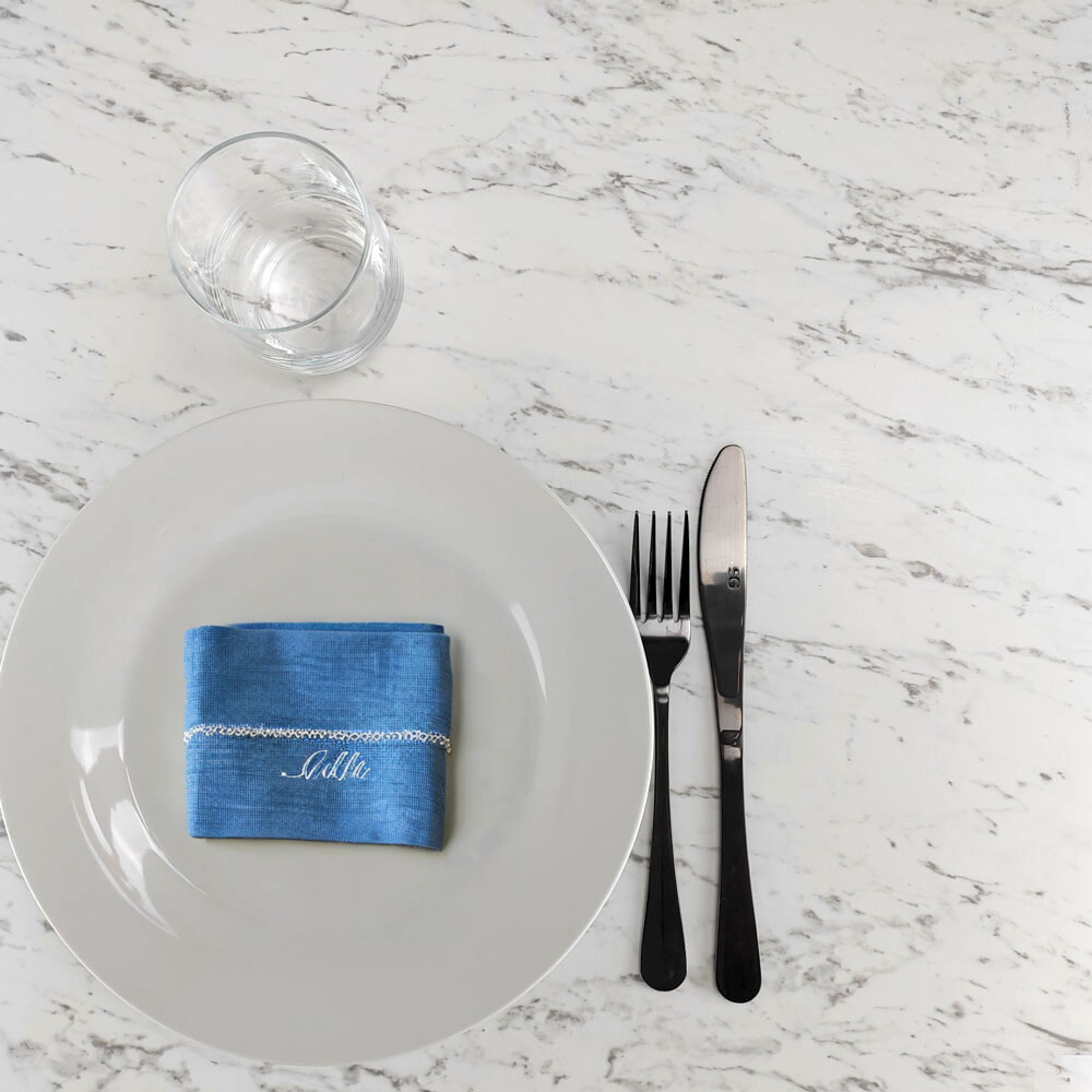 Table 70x70cm - modèle Milan marbre calacatta