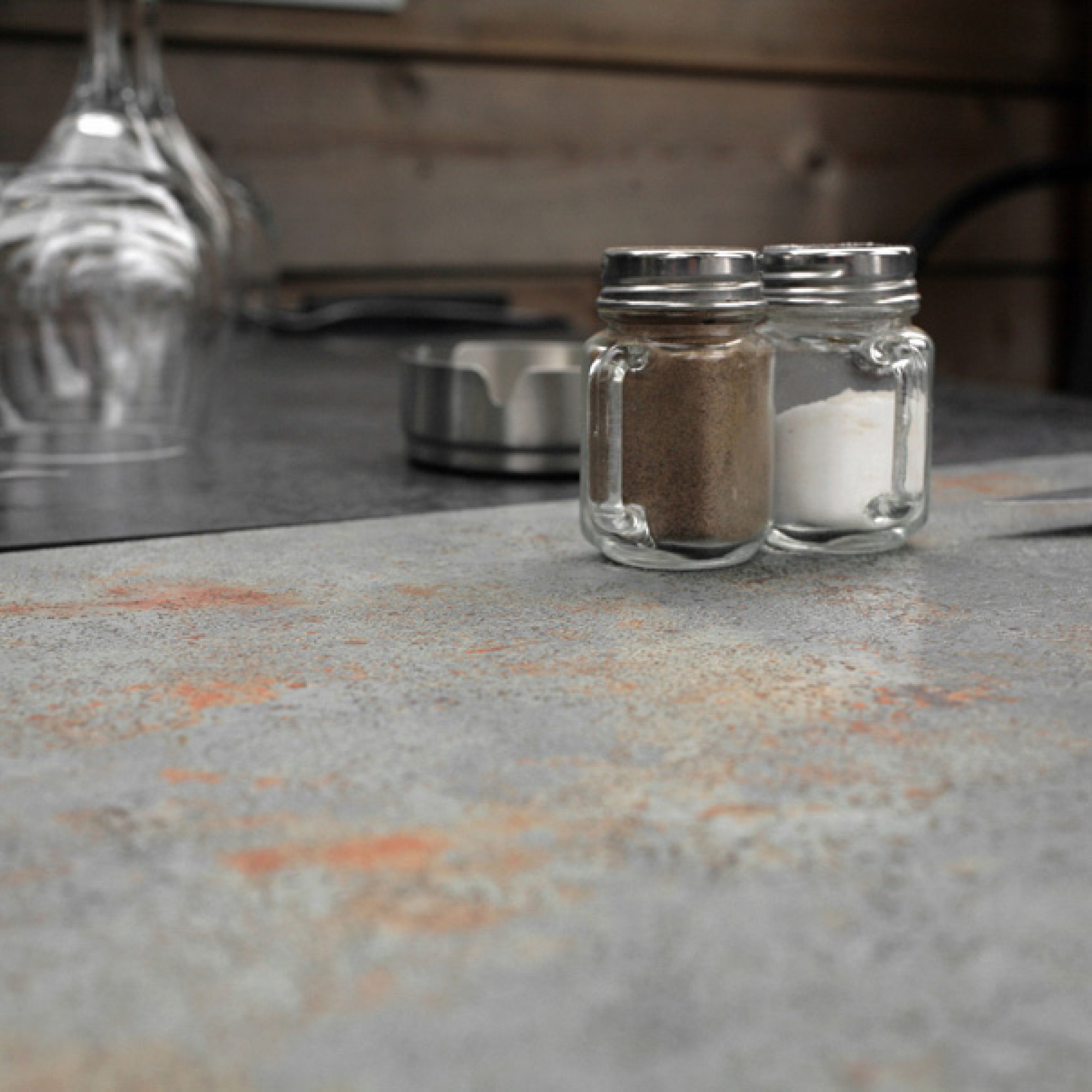 Table 70x70cm - modèle Rome gris rouille