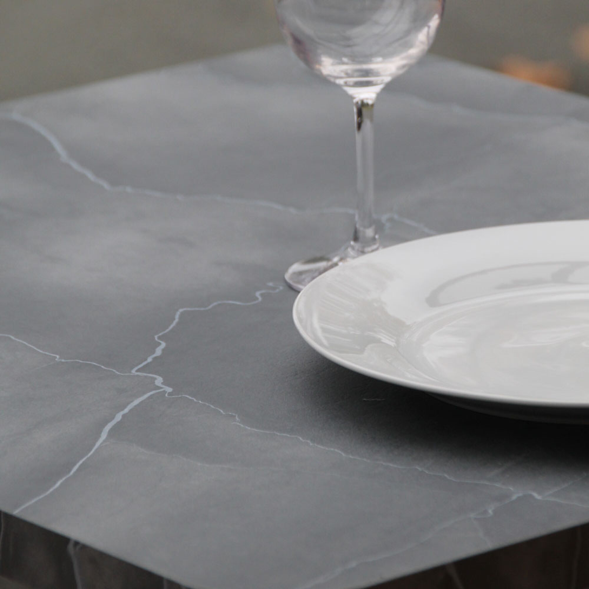 Table 70x70cm - modèle Rome marbré lune bleue