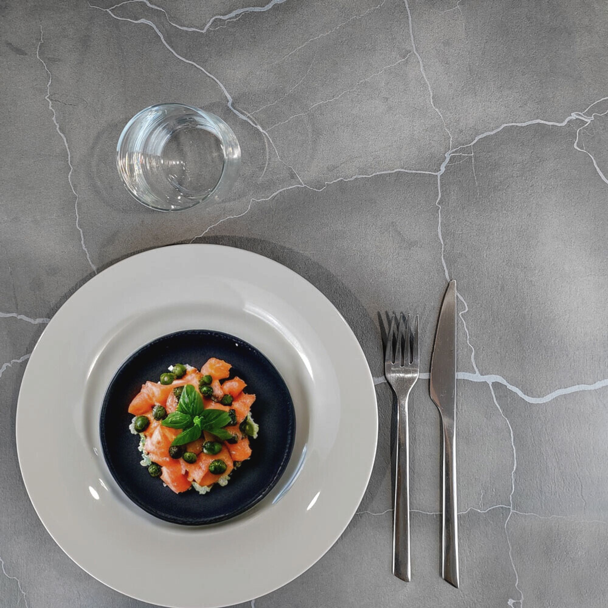 Table 70x70cm - modèle Rome marbré lune bleue